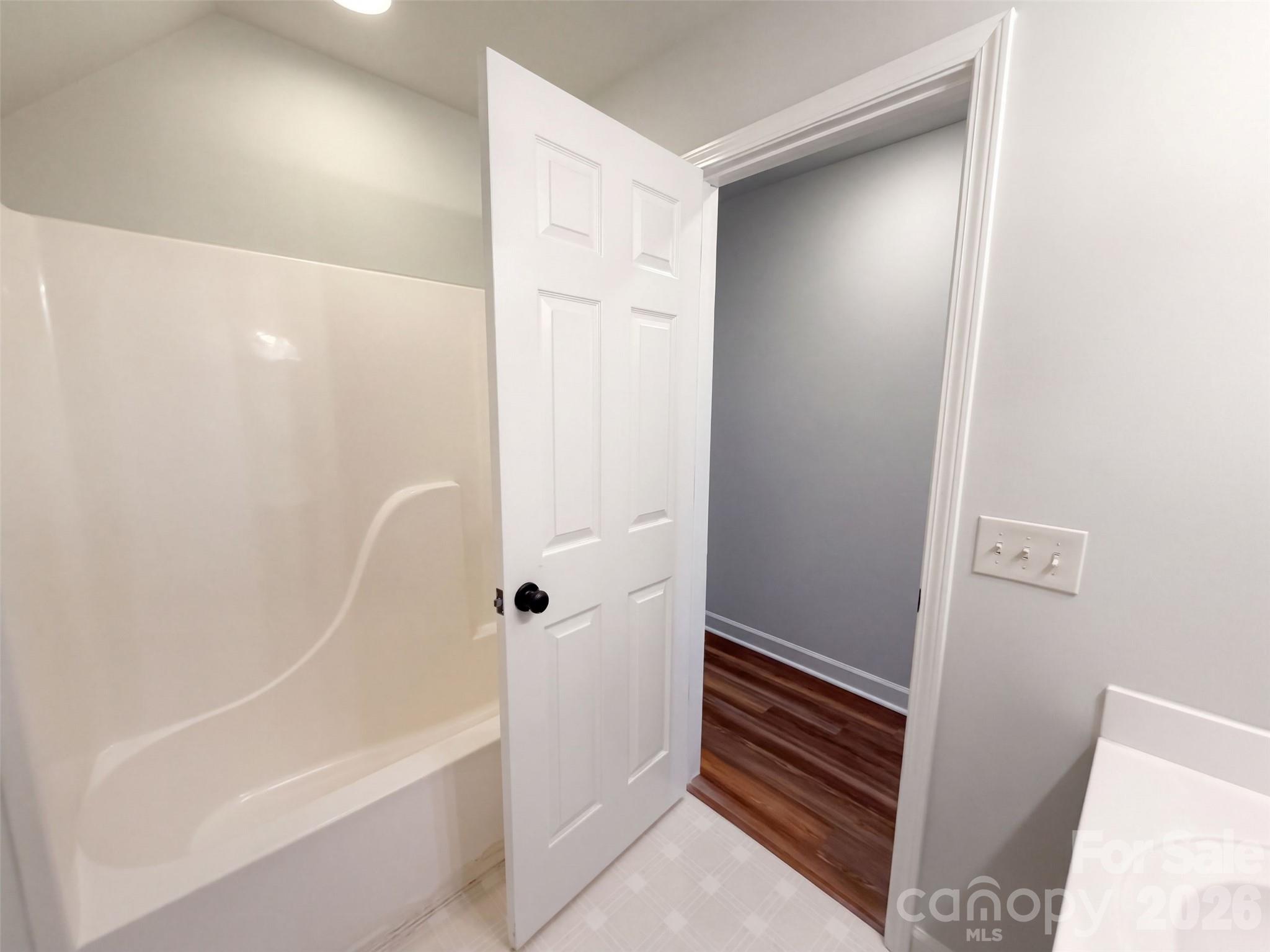 1463 The Crossing Property Photo 20