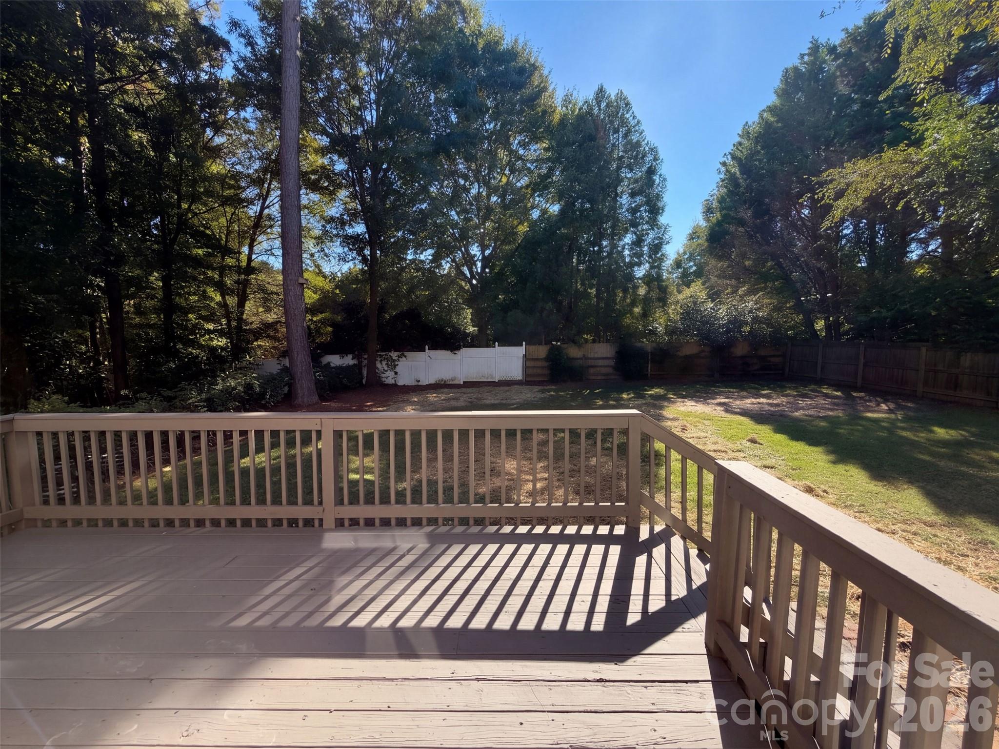 1463 The Crossing Property Photo 25
