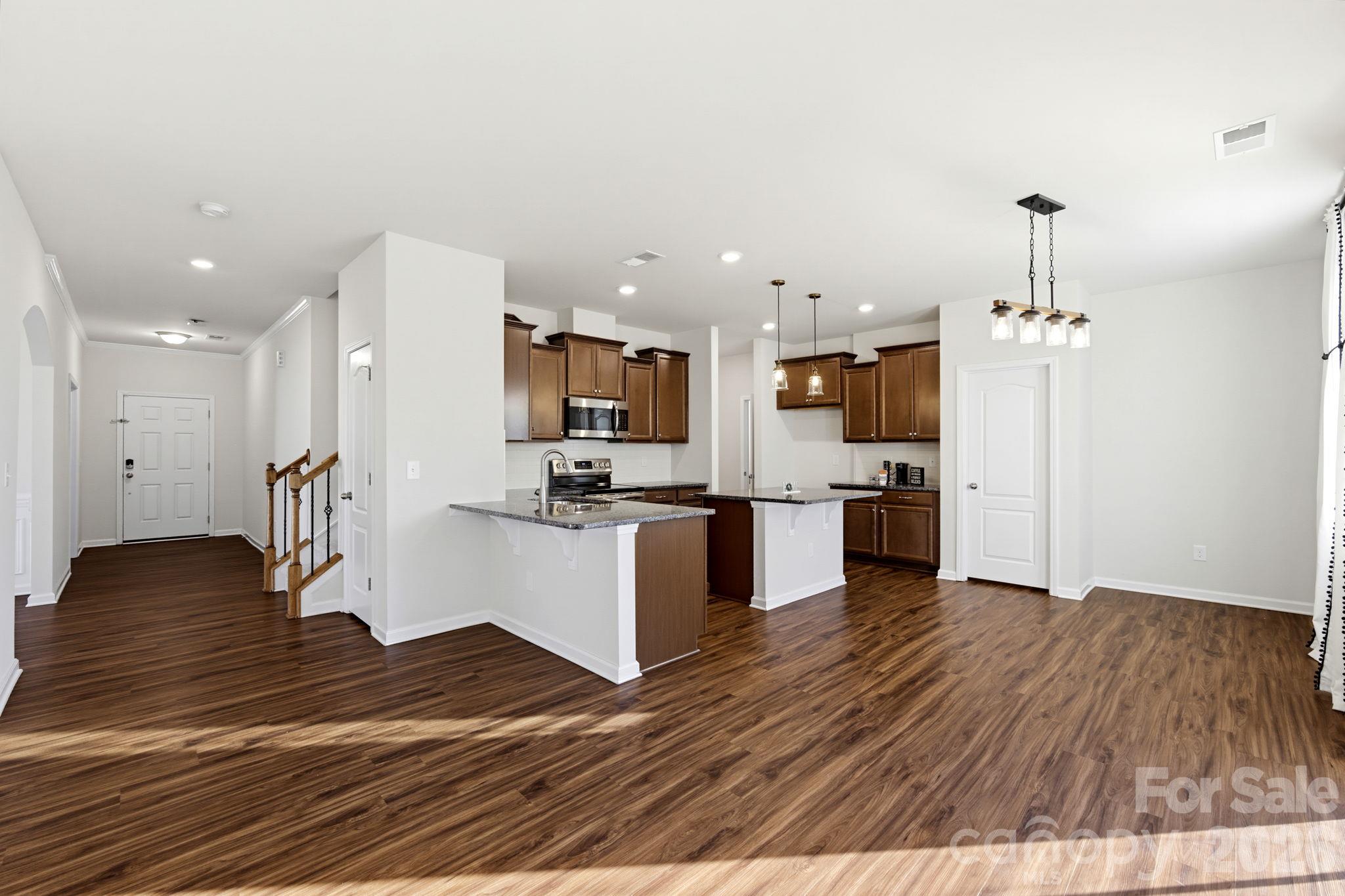 13529 Napoleon Drive 561 Property Photo 11