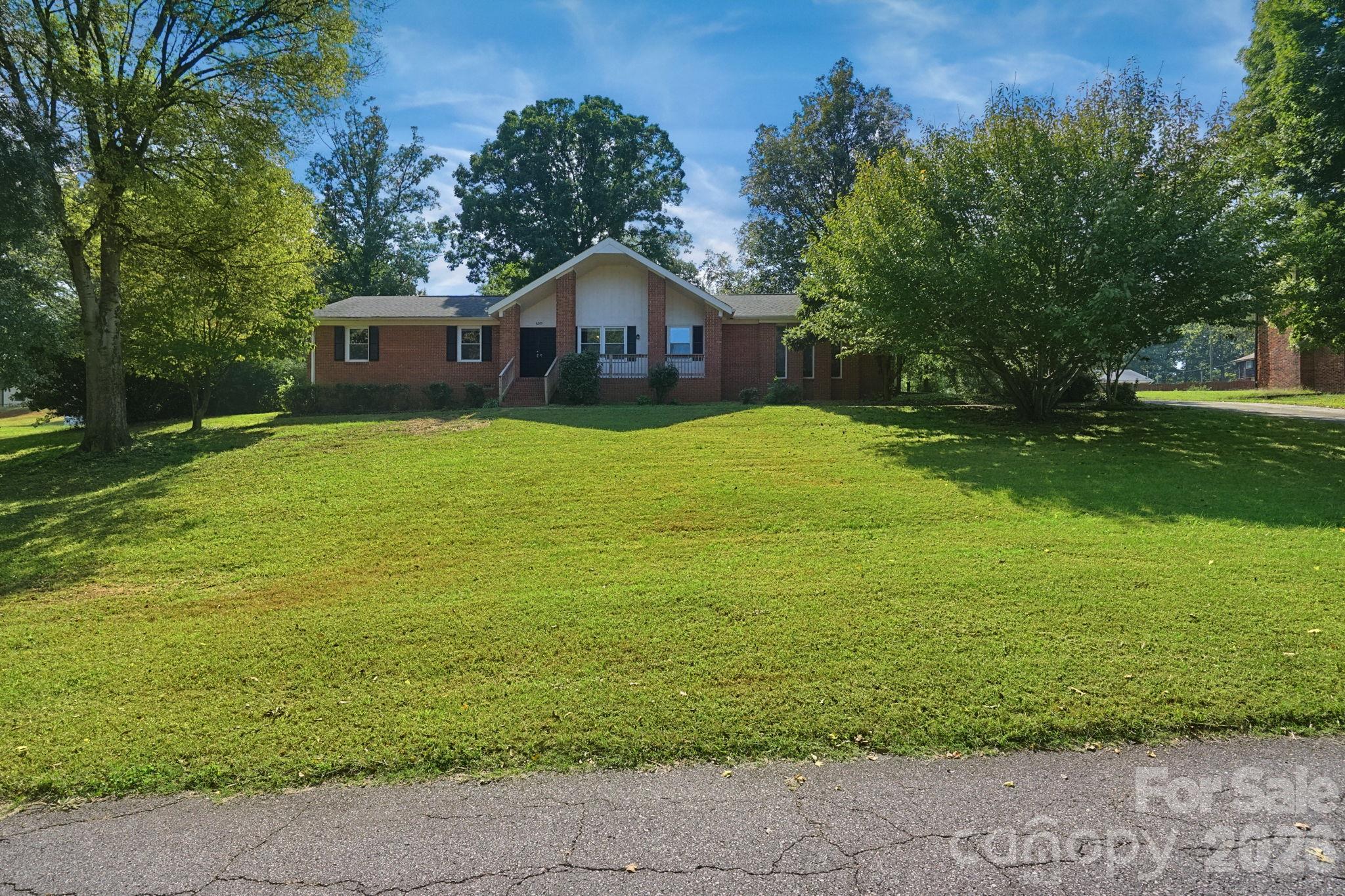 6205 Ferncliff Drive Property Photo 1