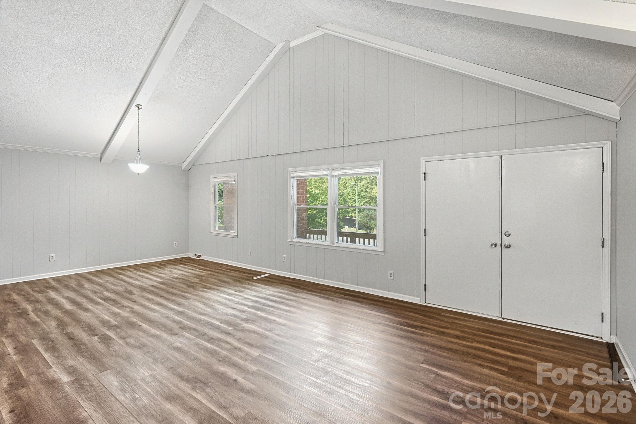 6205 Ferncliff Drive Property Photo 2