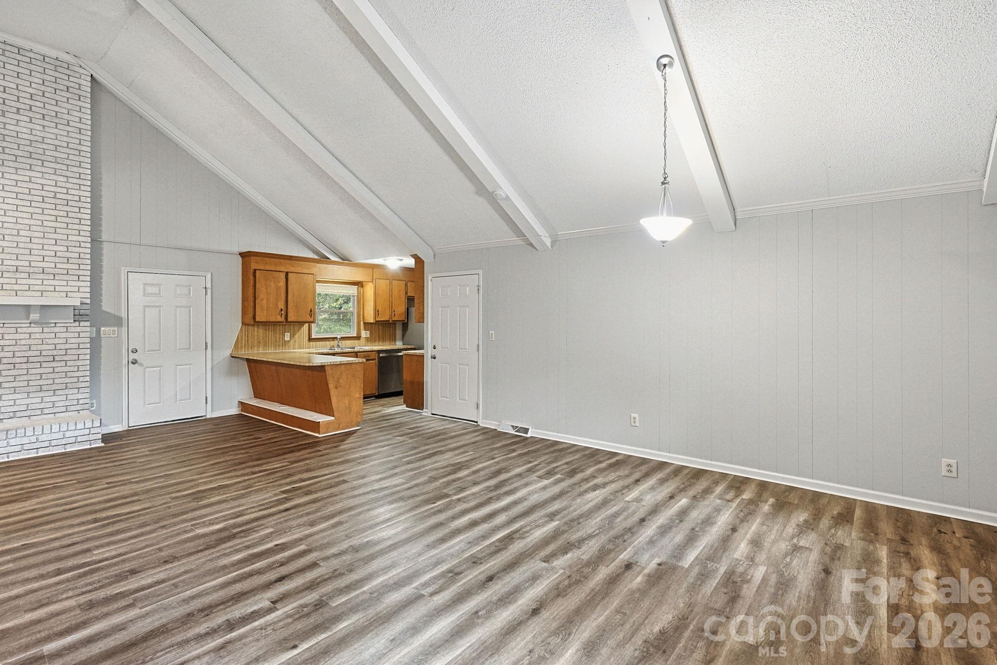 6205 Ferncliff Drive Property Photo 4