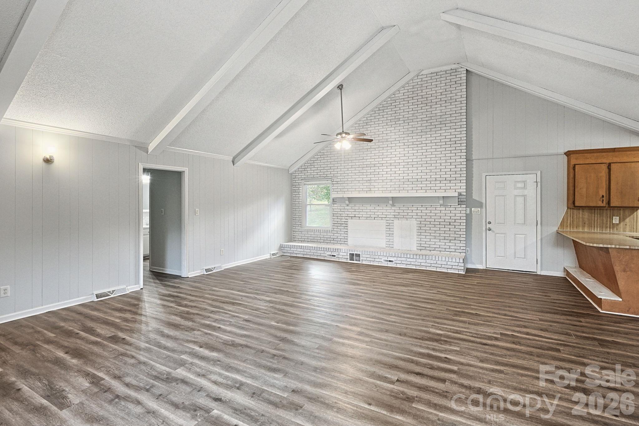 6205 Ferncliff Drive Property Photo 7