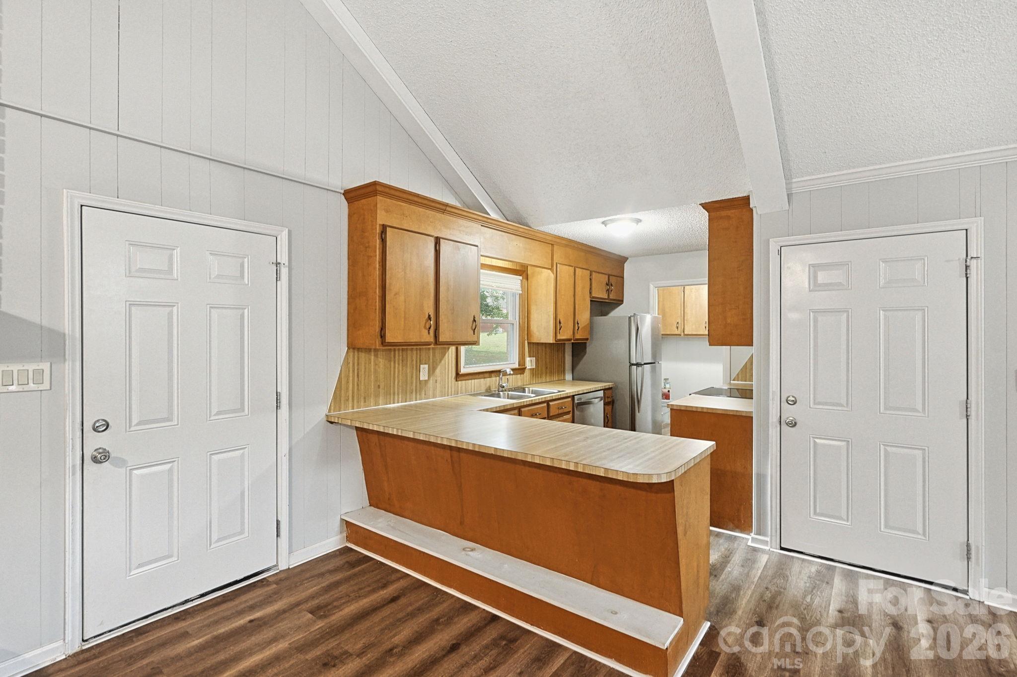 6205 Ferncliff Drive Property Photo 9