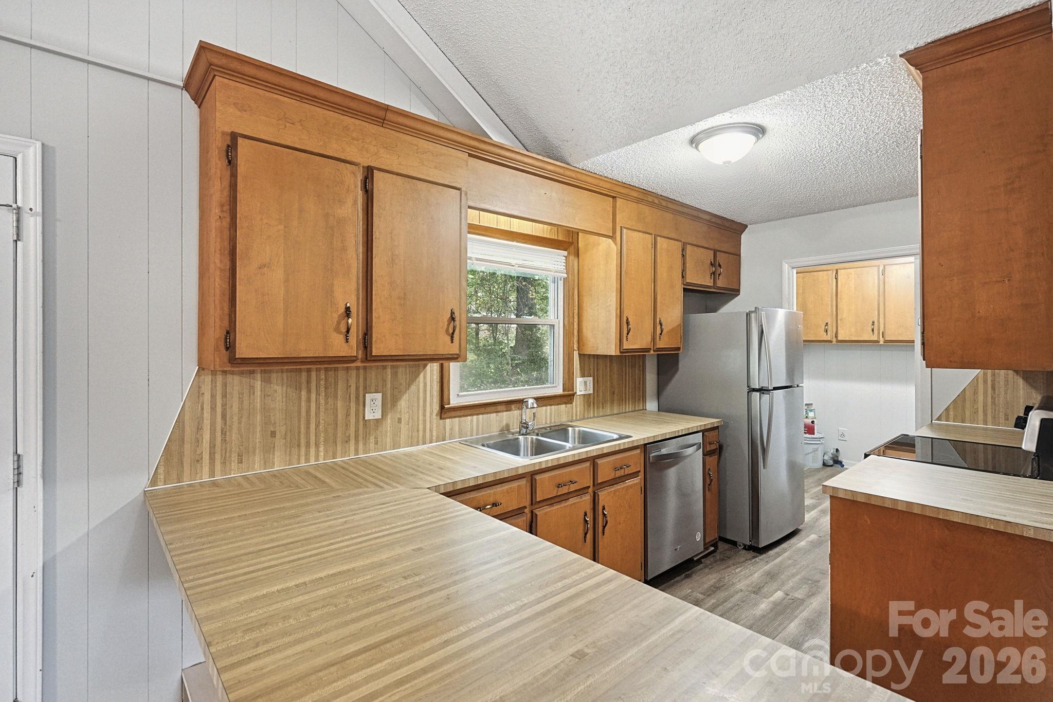 6205 Ferncliff Drive Property Photo 10