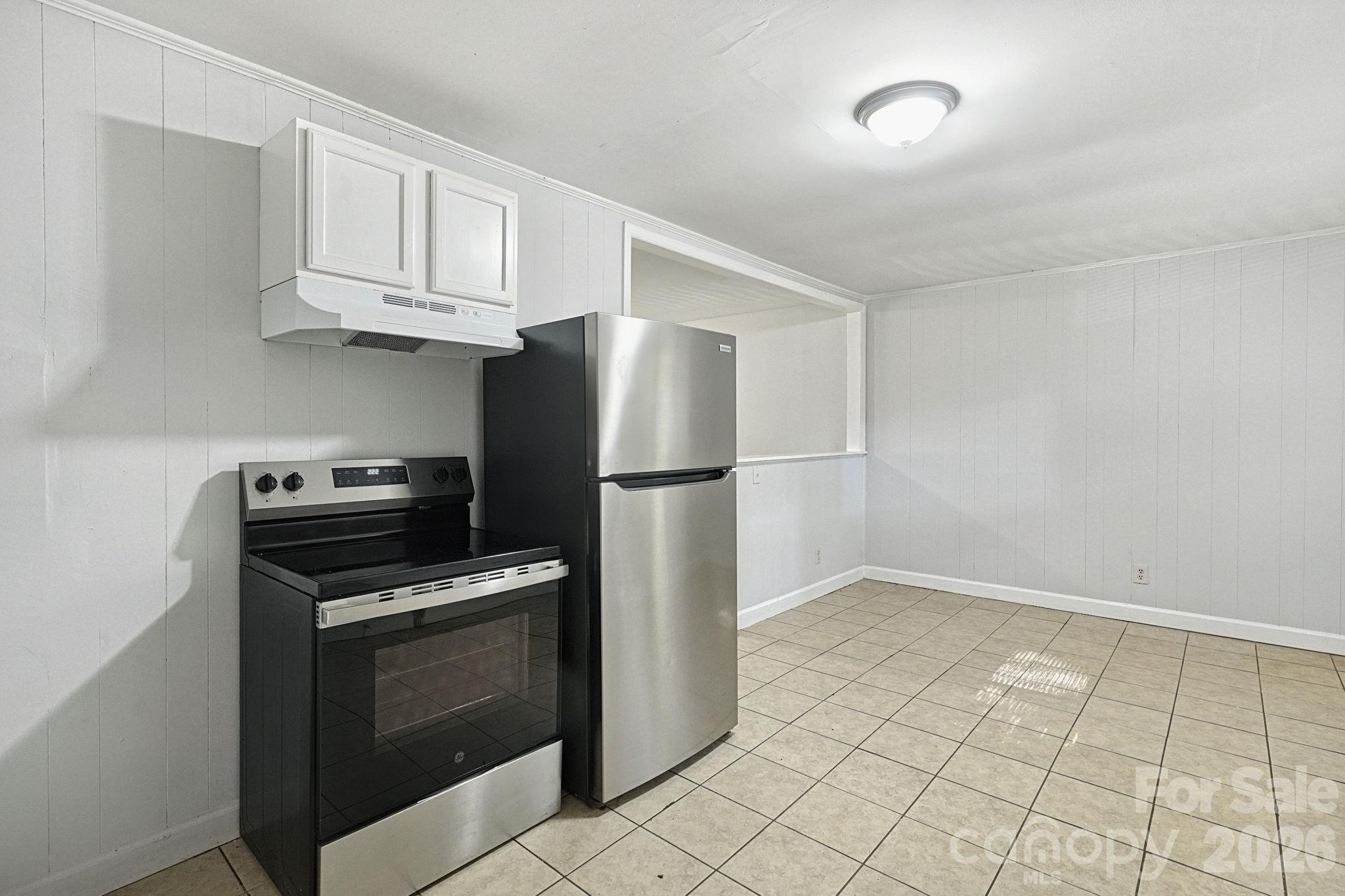 301 Edgegreen Drive Property Photo 9