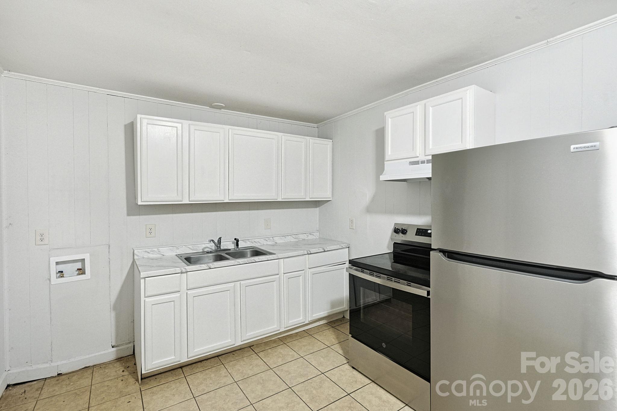 301 Edgegreen Drive Property Photo 10