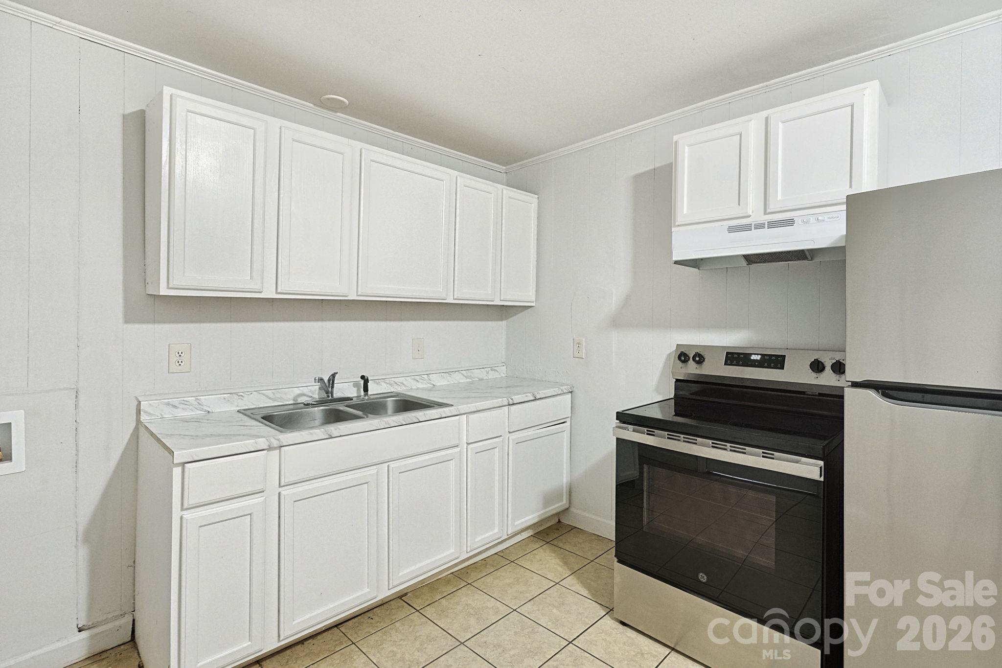 301 Edgegreen Drive Property Photo 11