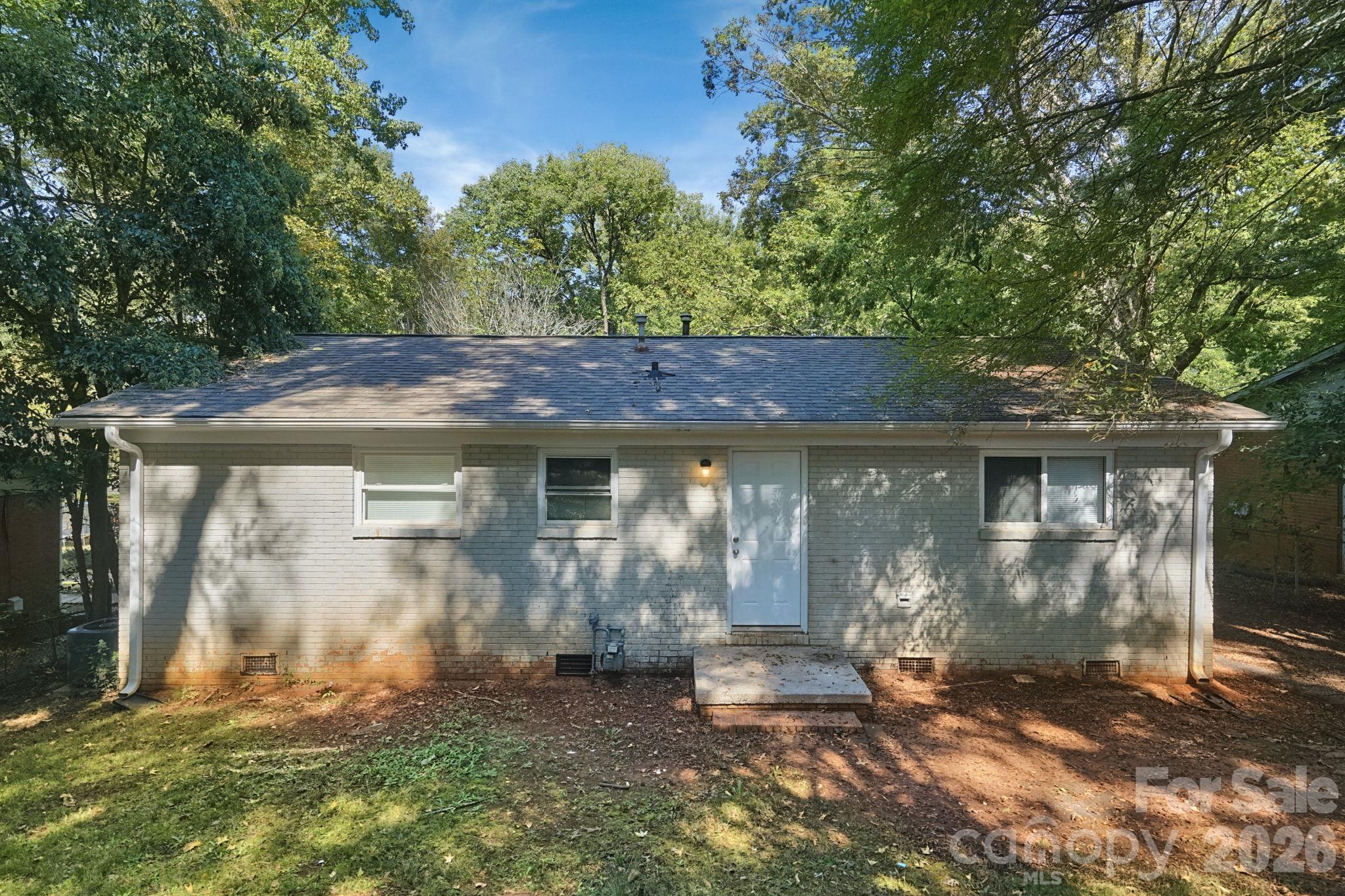 301 Edgegreen Drive Property Photo 20