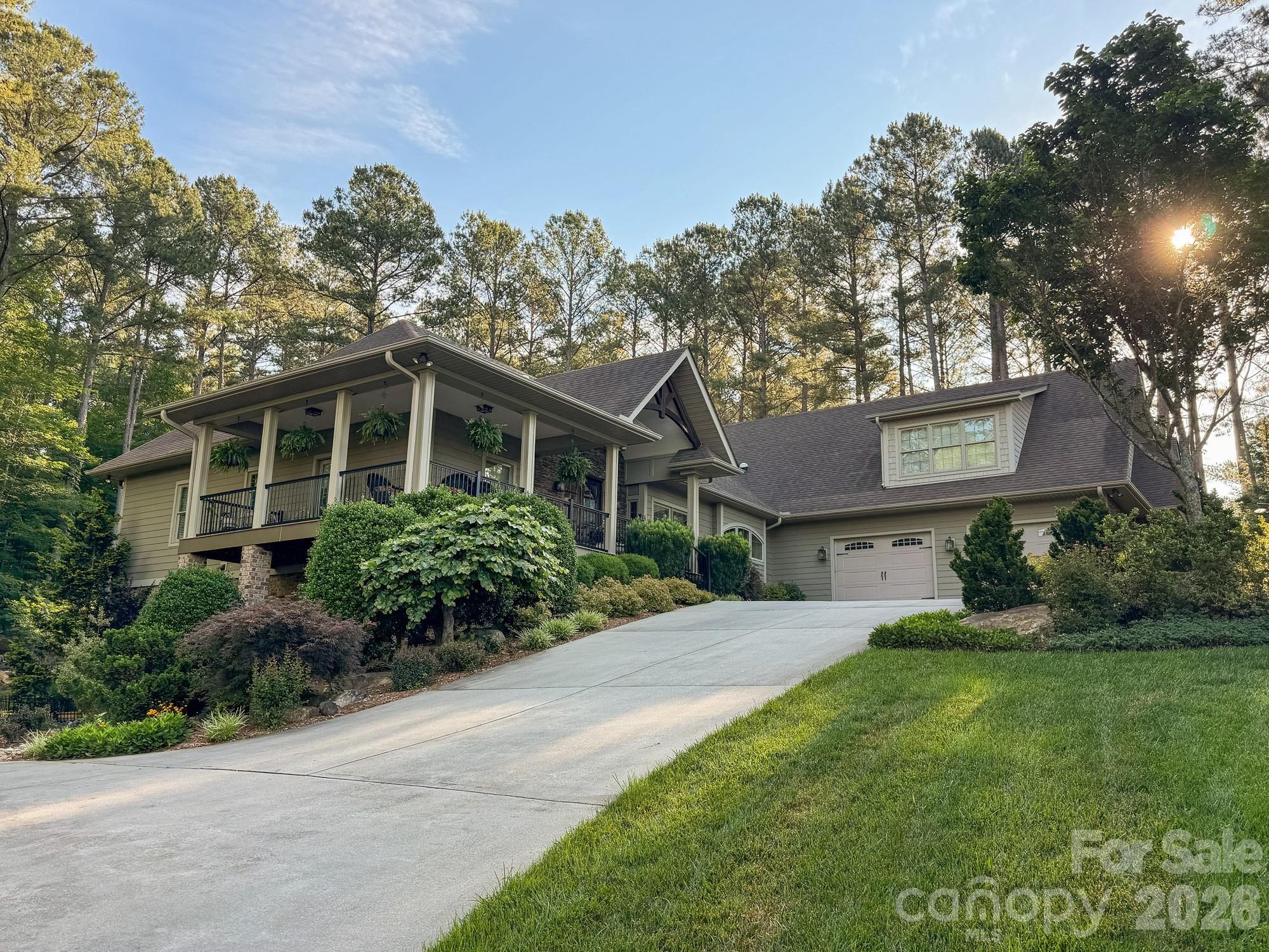 5464 Back Shore Drive Property Photo 1