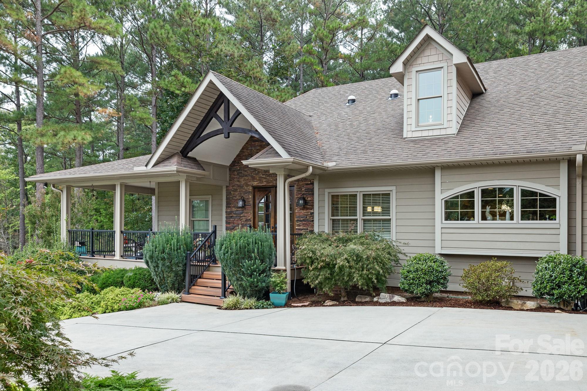 5464 Back Shore Drive Property Photo 3