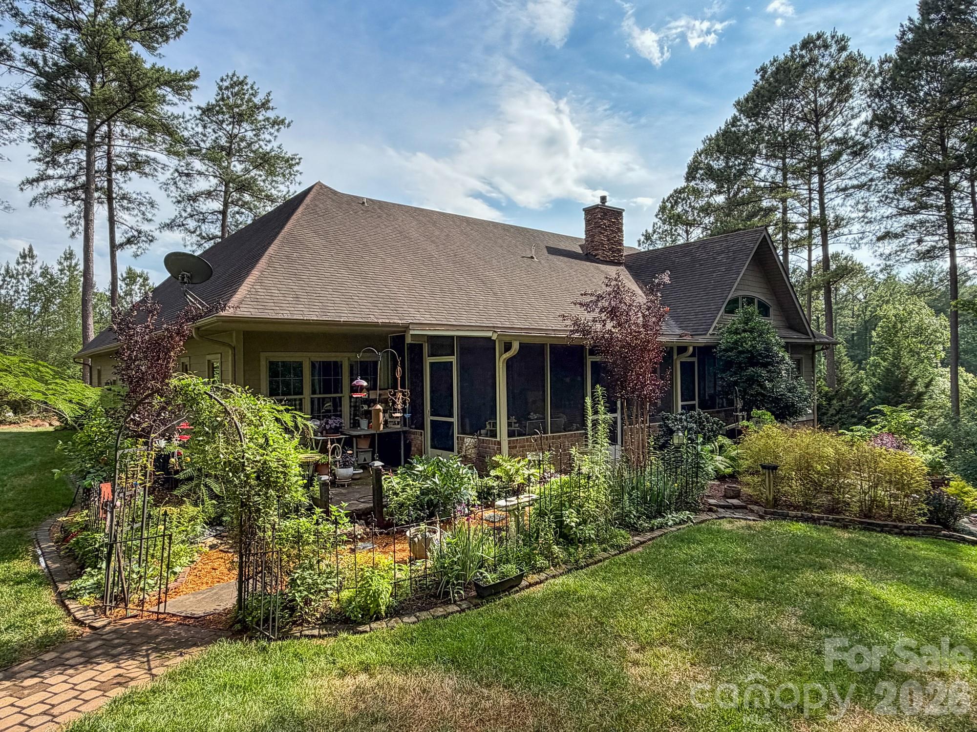 5464 Back Shore Drive Property Photo 5