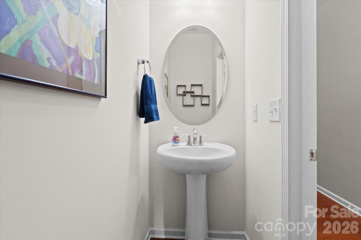 3246 Yarmouth Lane Property Photo 5