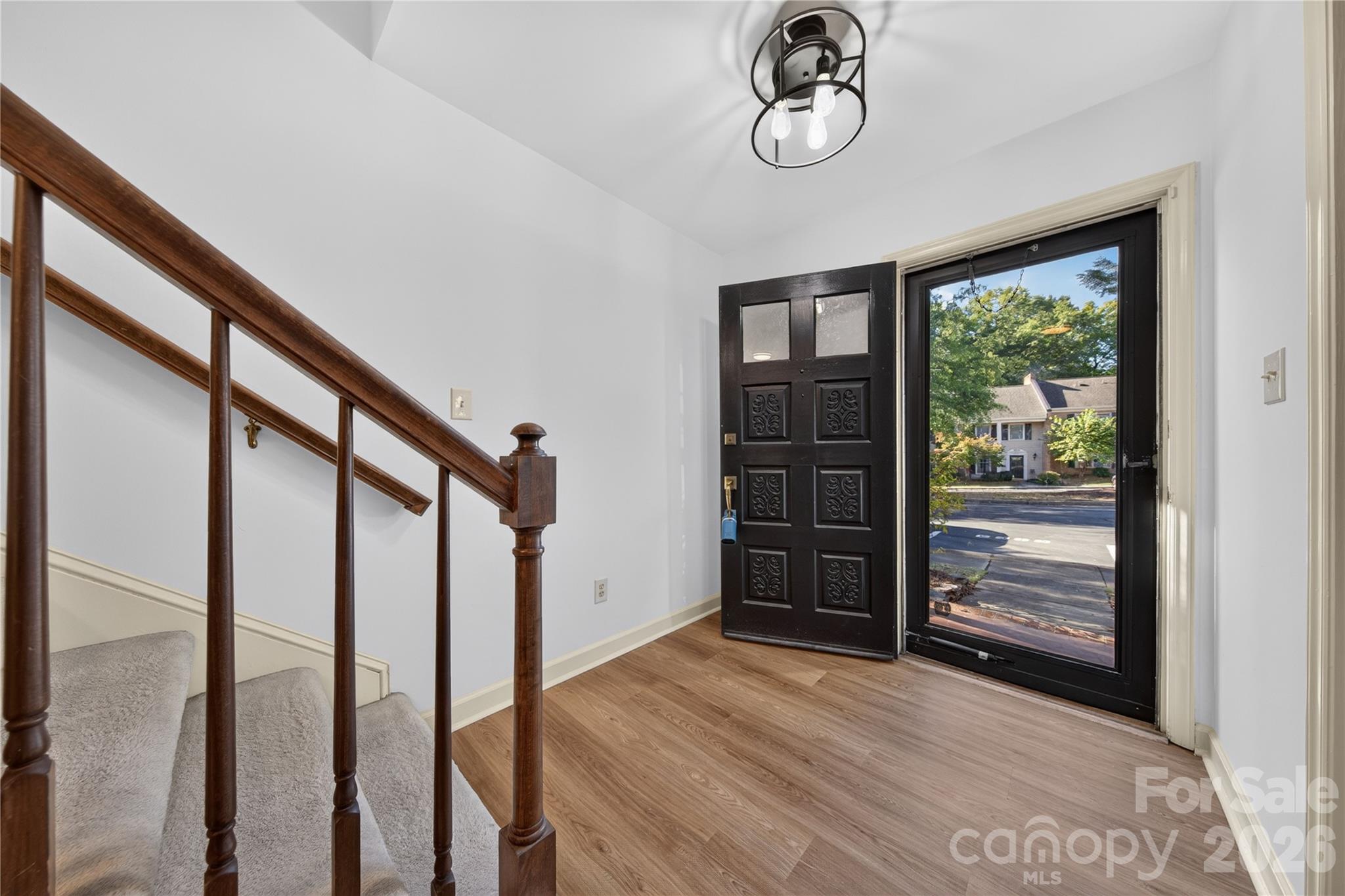 6869 Dumbarton Drive Property Photo 2