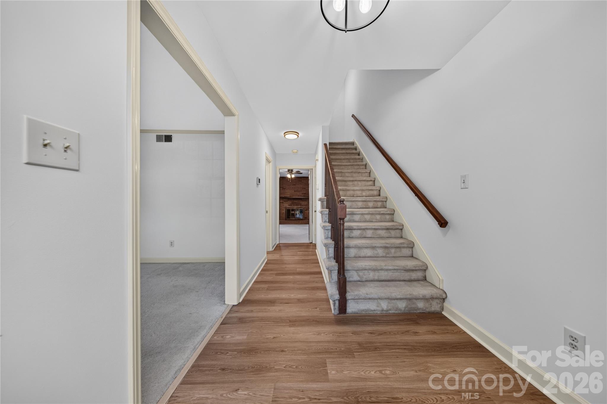 6869 Dumbarton Drive Property Photo 3