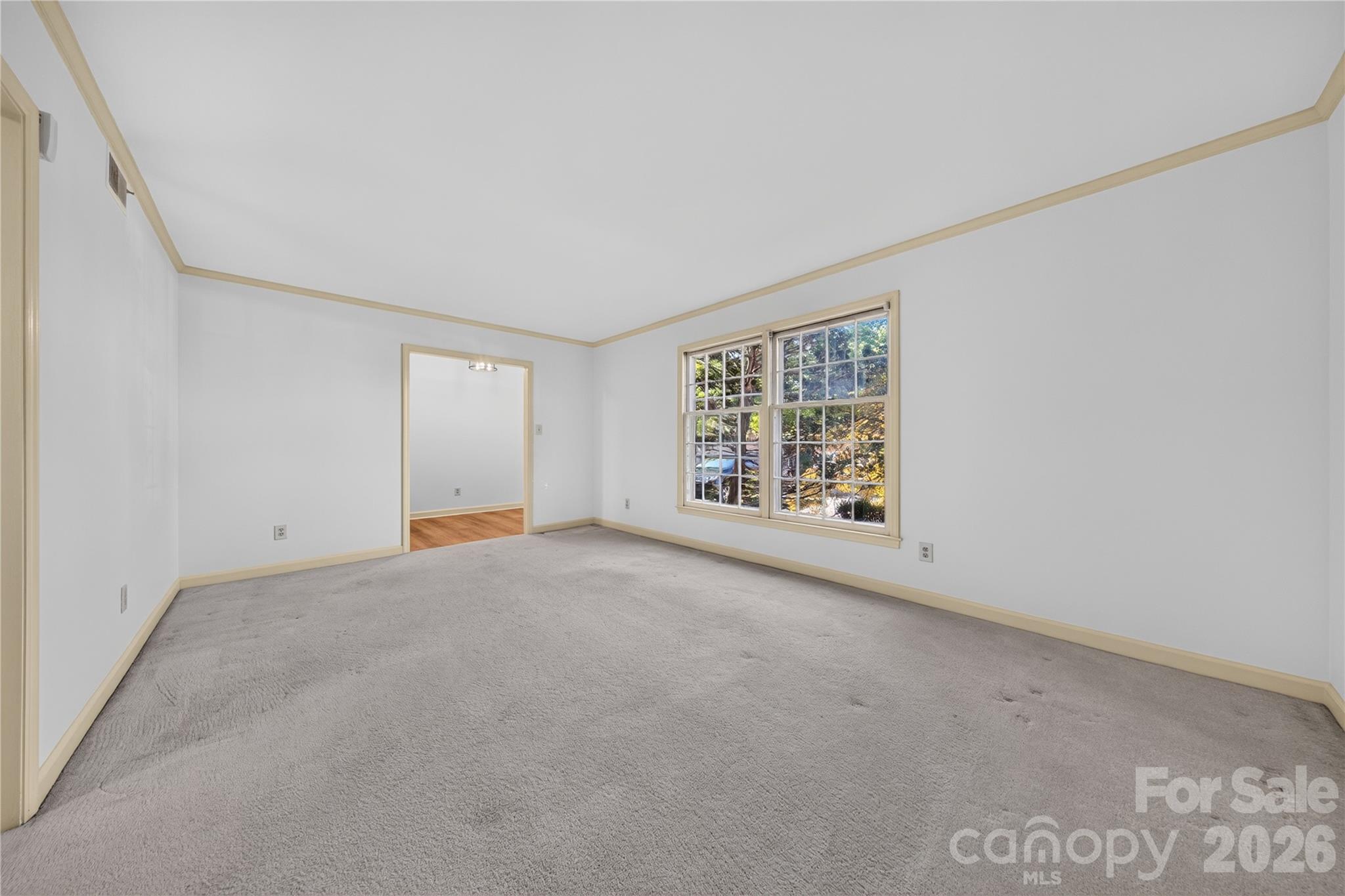 6869 Dumbarton Drive Property Photo 4