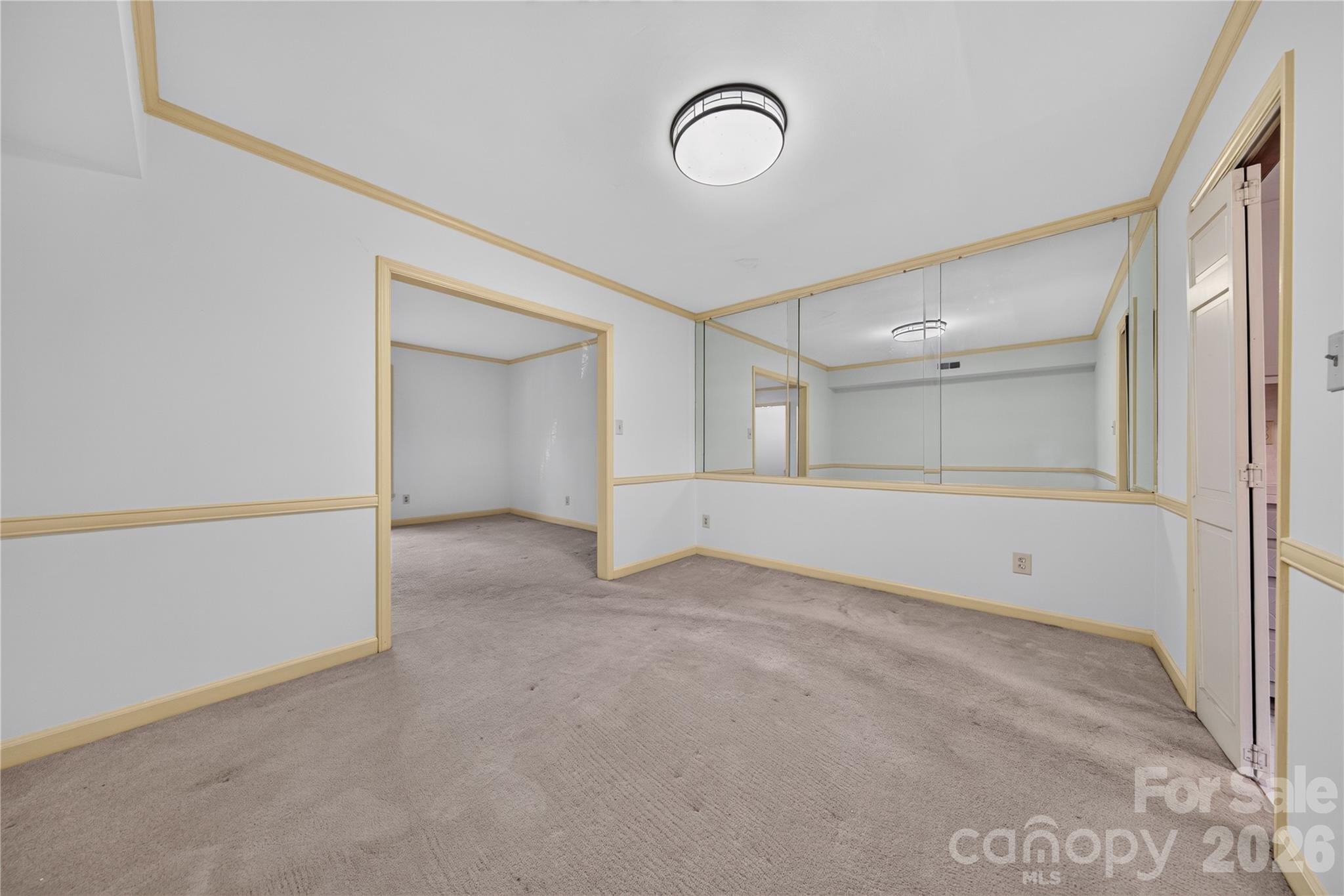 6869 Dumbarton Drive Property Photo 5