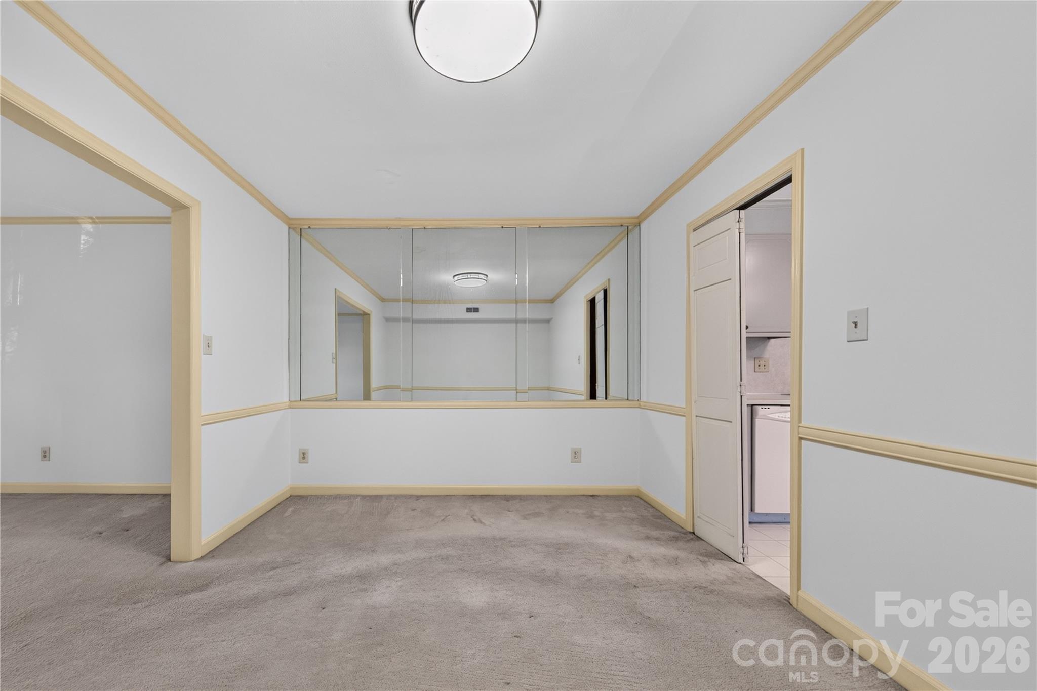 6869 Dumbarton Drive Property Photo 6