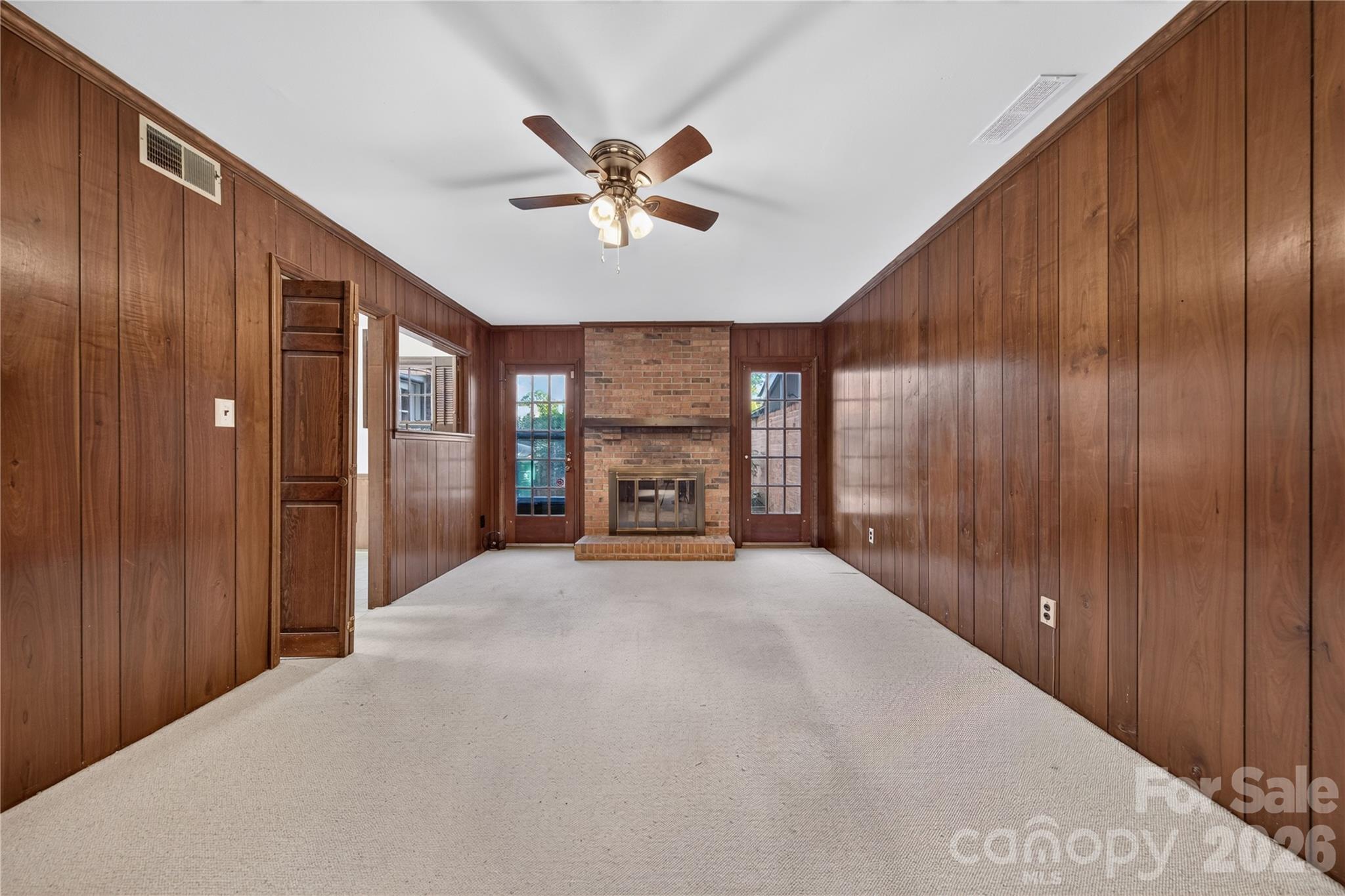 6869 Dumbarton Drive Property Photo 11