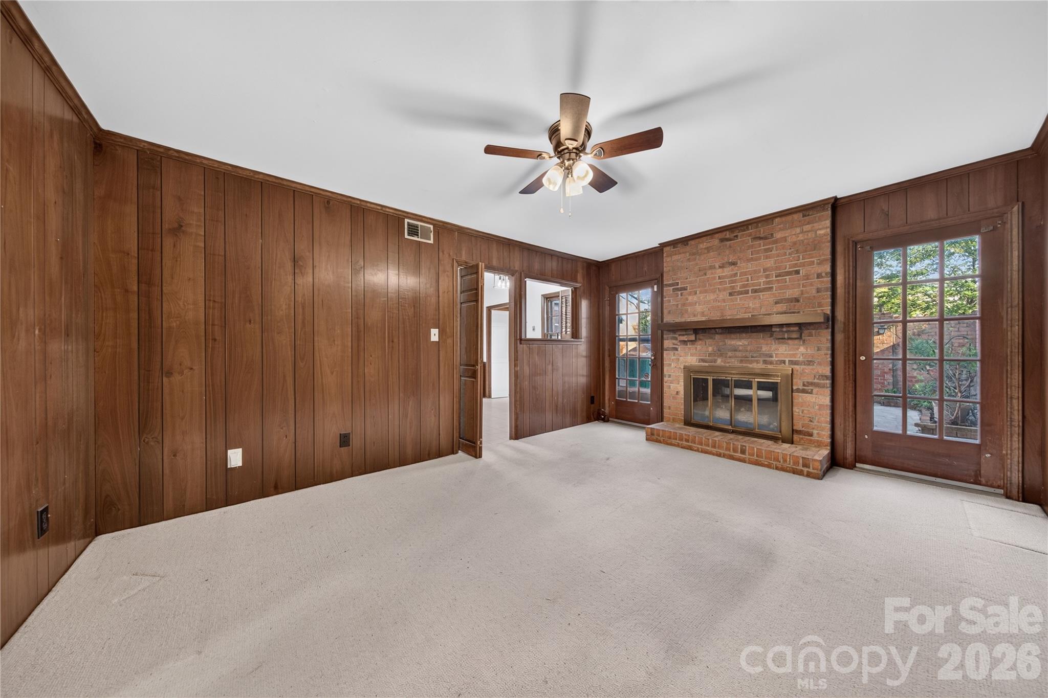6869 Dumbarton Drive Property Photo 12