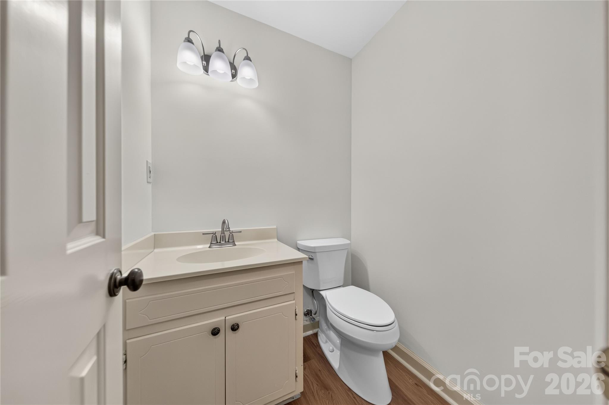 6869 Dumbarton Drive Property Photo 14