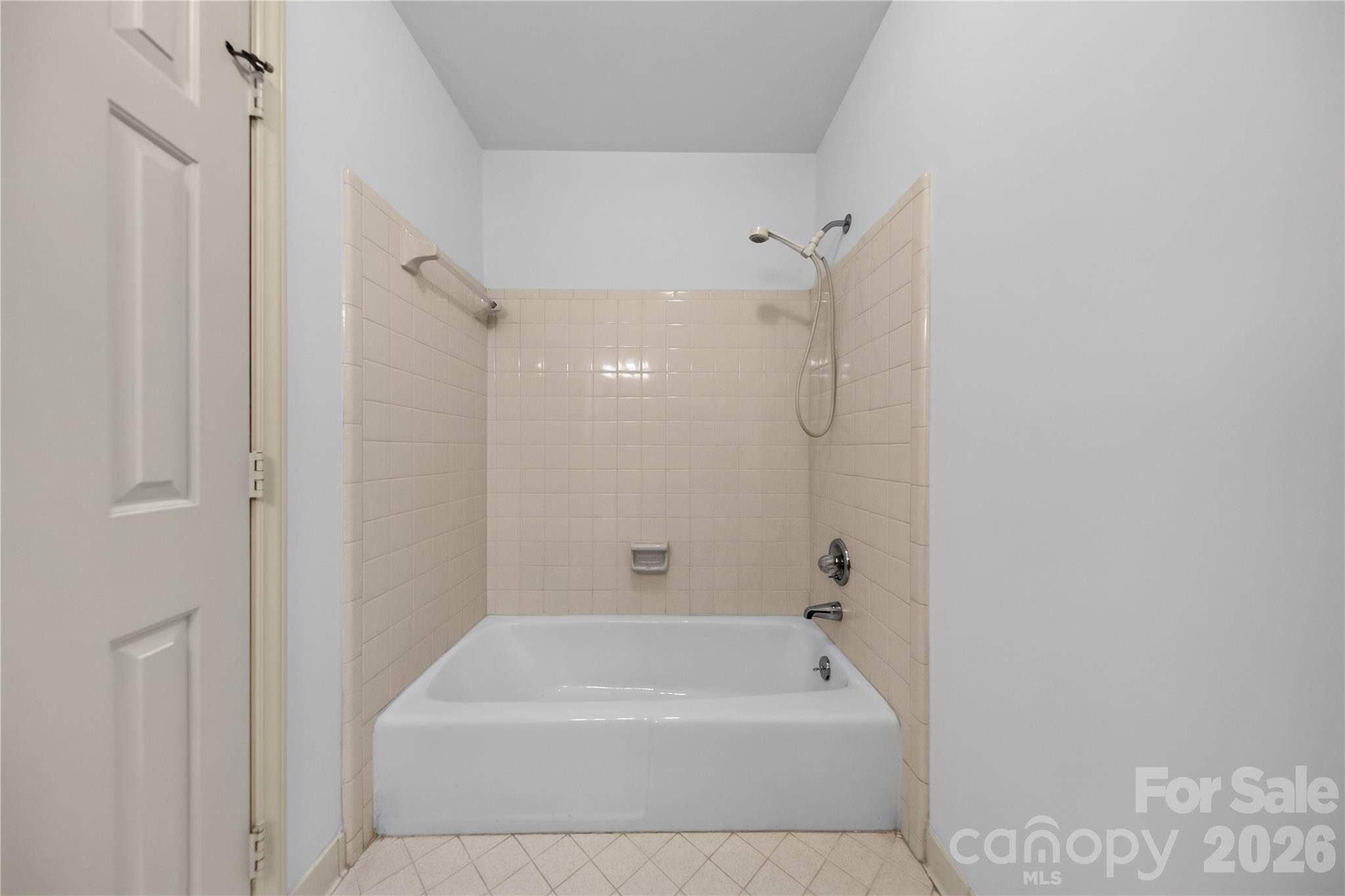 6869 Dumbarton Drive Property Photo 23