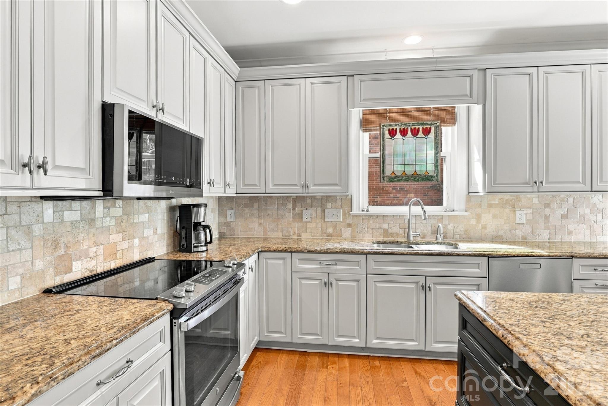 223 N Brackenbury Lane Property Photo 25