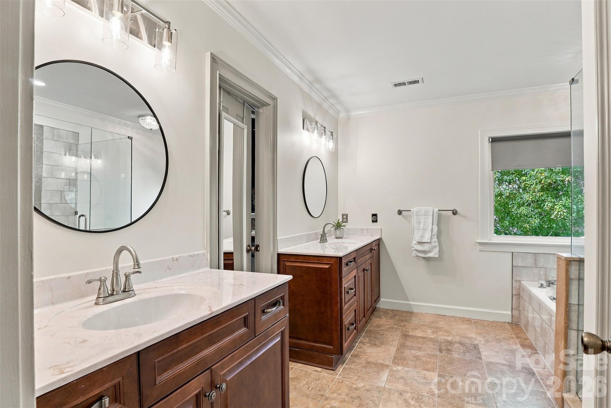 223 N Brackenbury Lane Property Photo 31