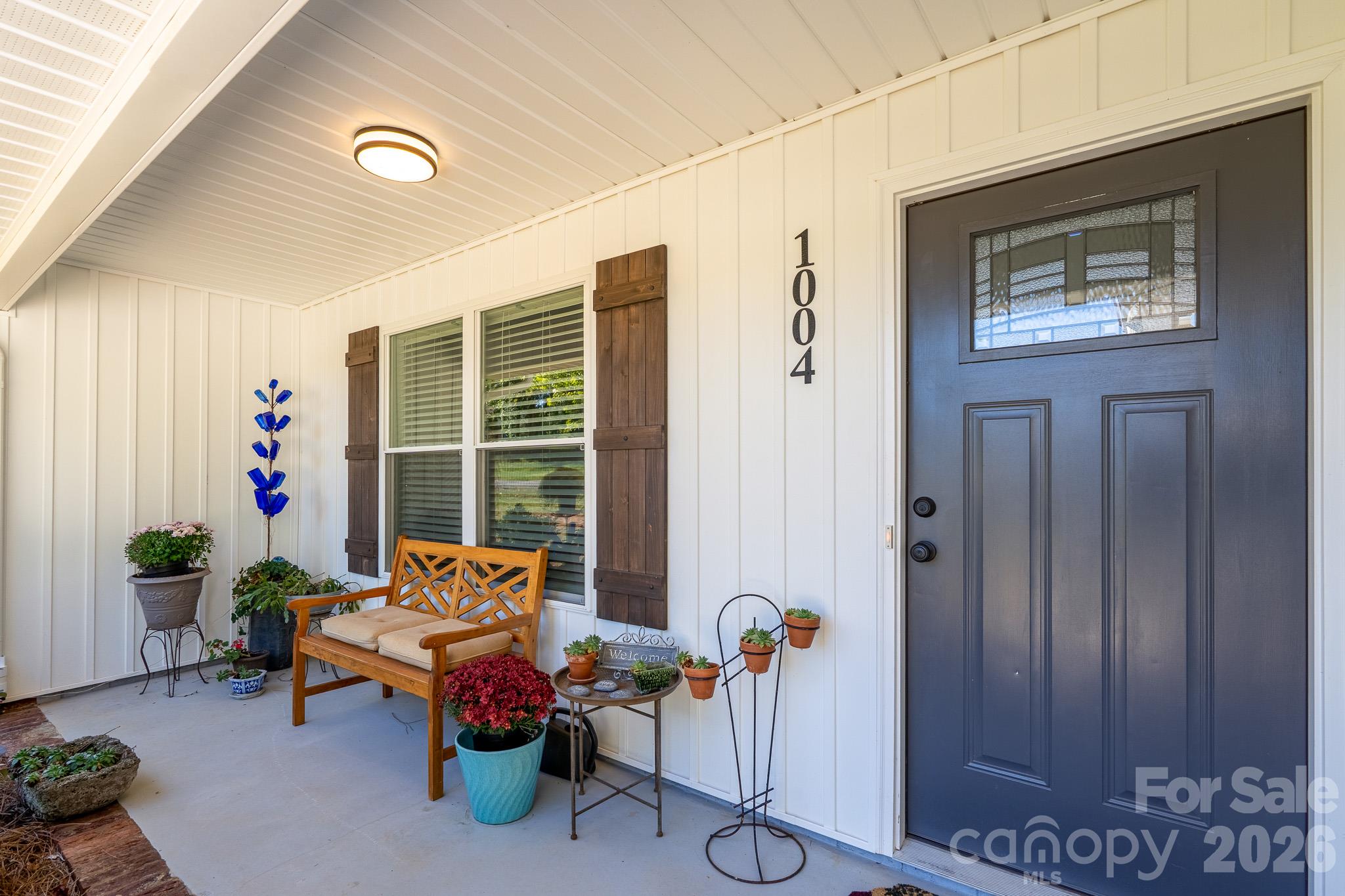 1004 Osprey Lane Property Photo 3
