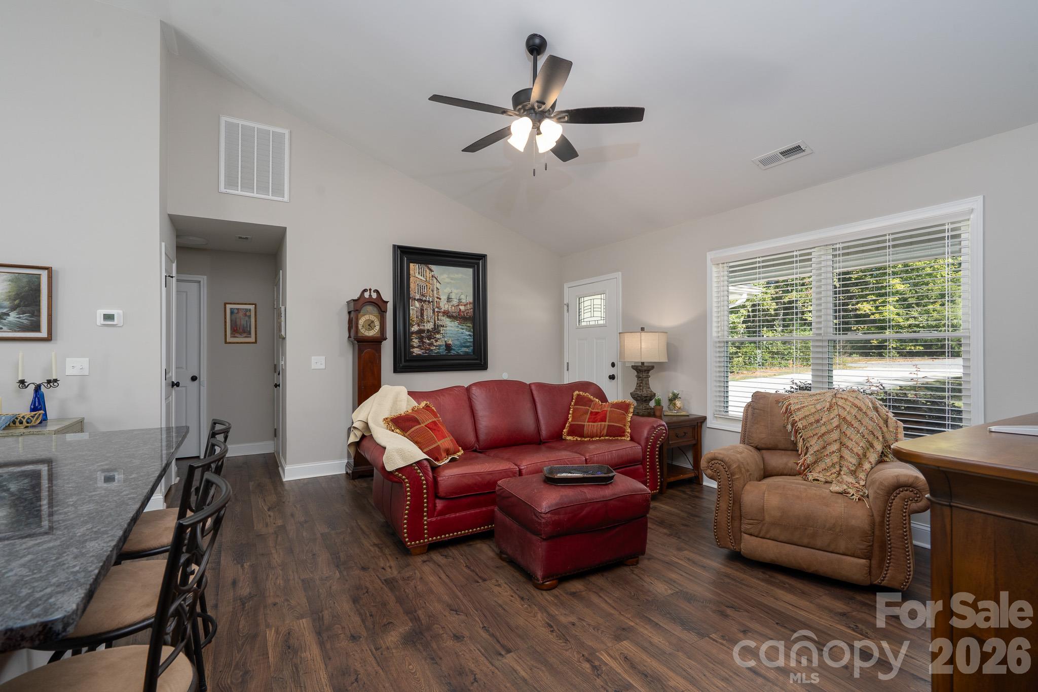 1004 Osprey Lane Property Photo 5