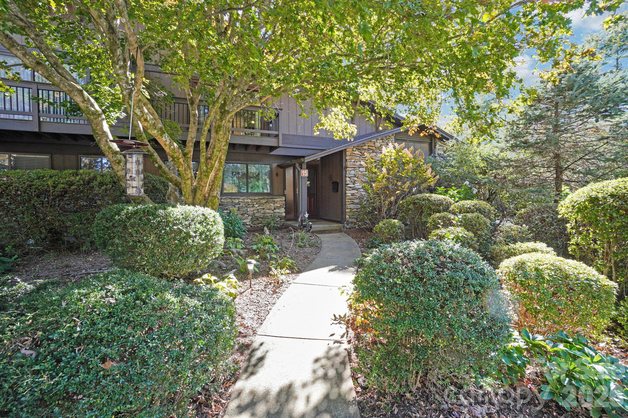 82 Laurelwood Circle Property Photo 1