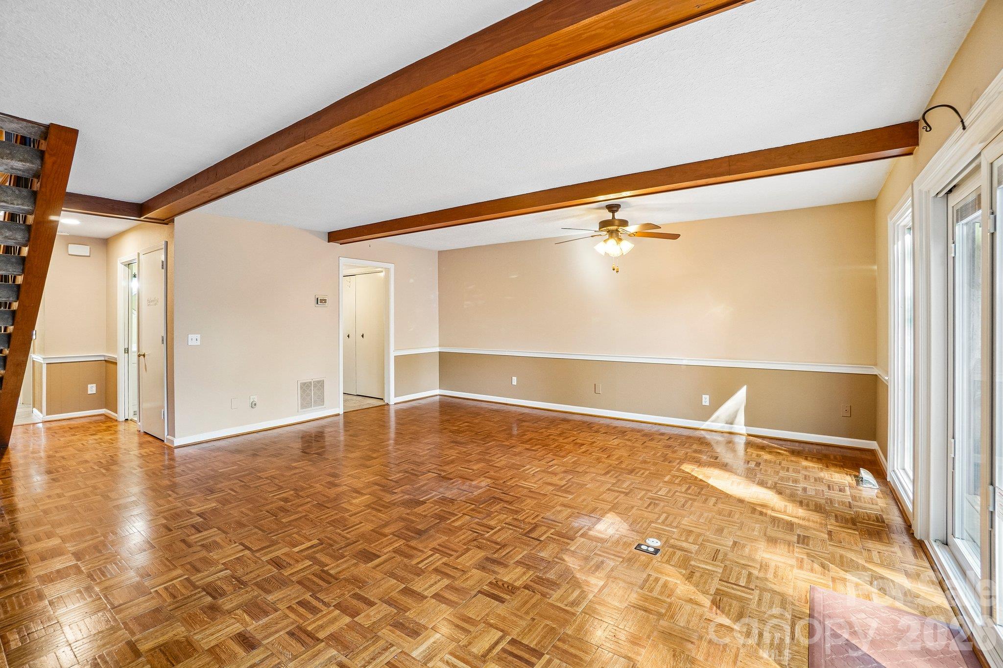 82 Laurelwood Circle Property Photo 9
