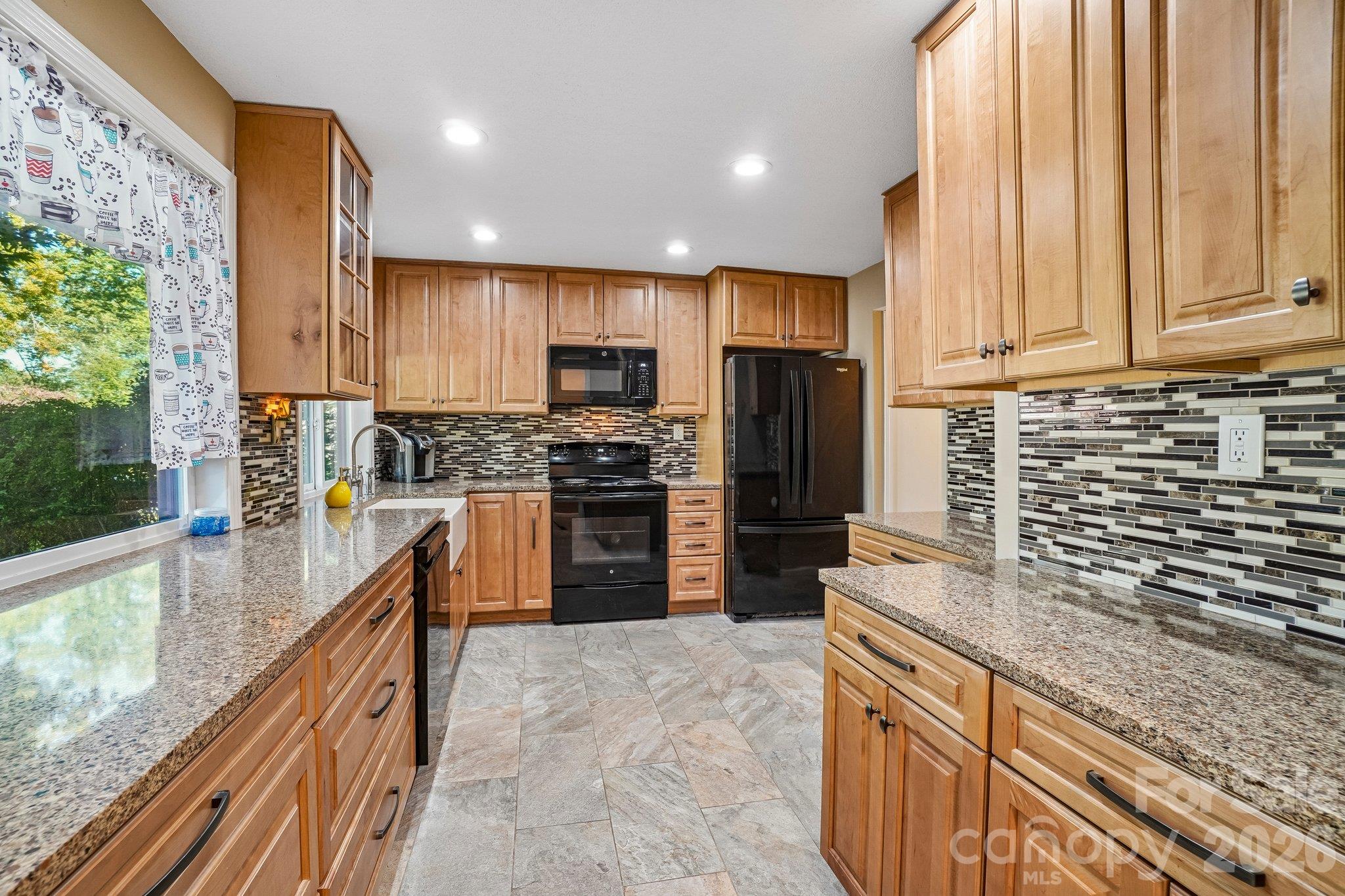 82 Laurelwood Circle Property Photo 11