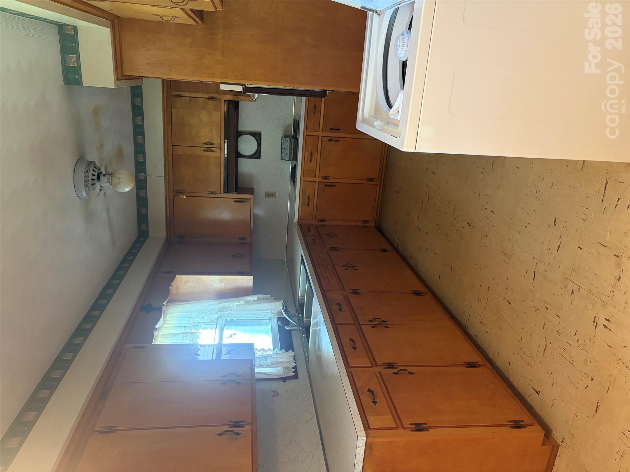 3149 Catawba Street Property Photo 5