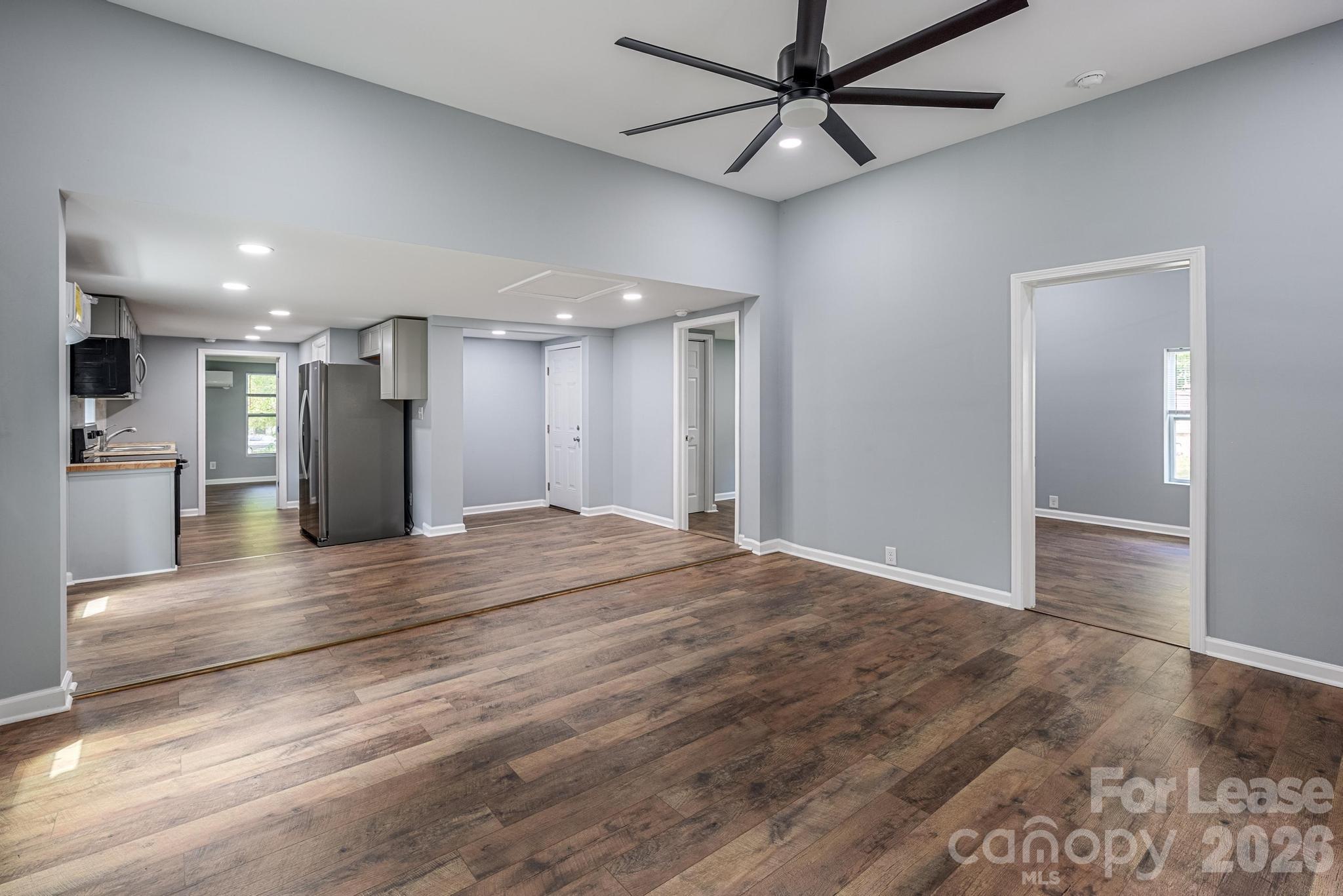 19513 Meridian Street Property Photo 4