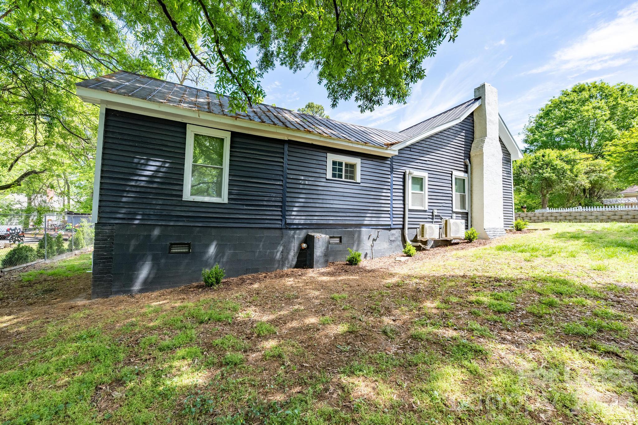 19513 Meridian Street Property Photo 24