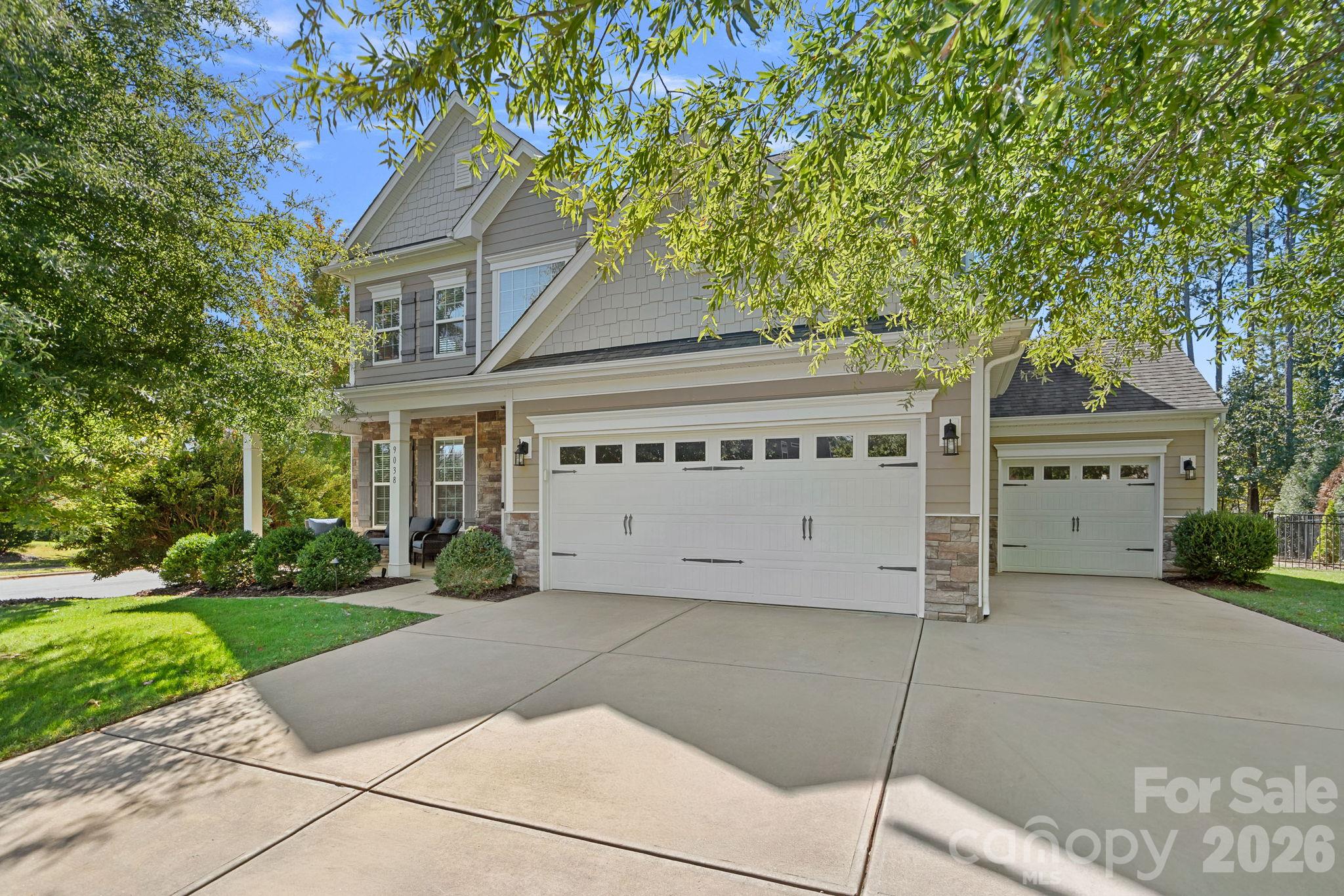 9038 Loch Glen Way Property Photo 1