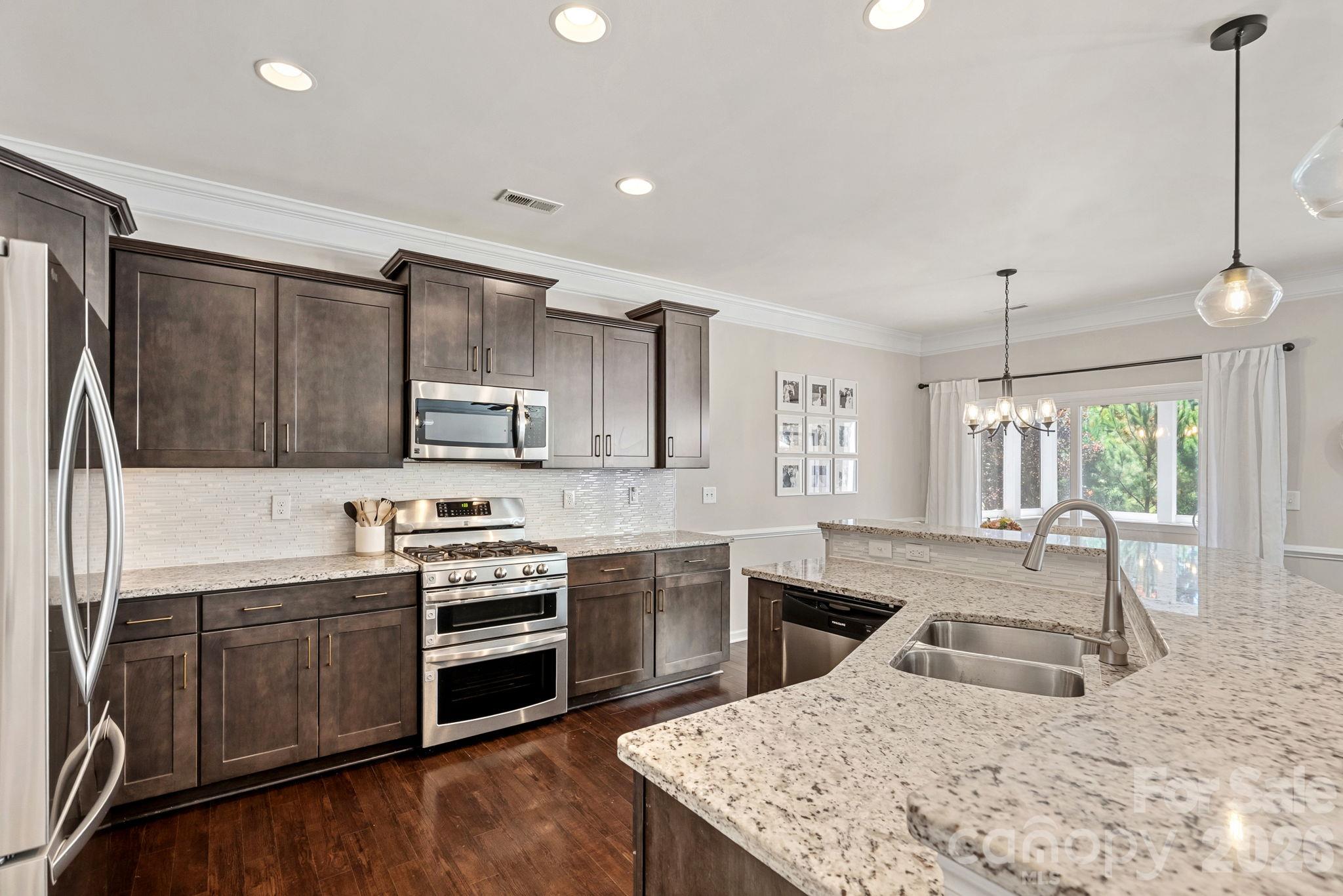 9038 Loch Glen Way Property Photo 9