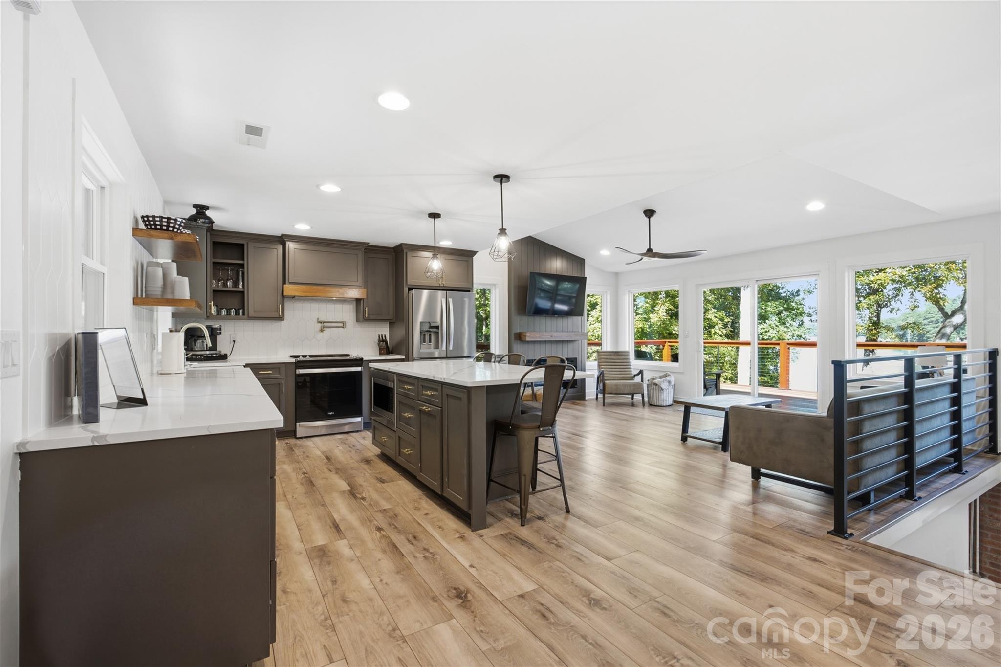 128 Wickford Lane Property Photo 4