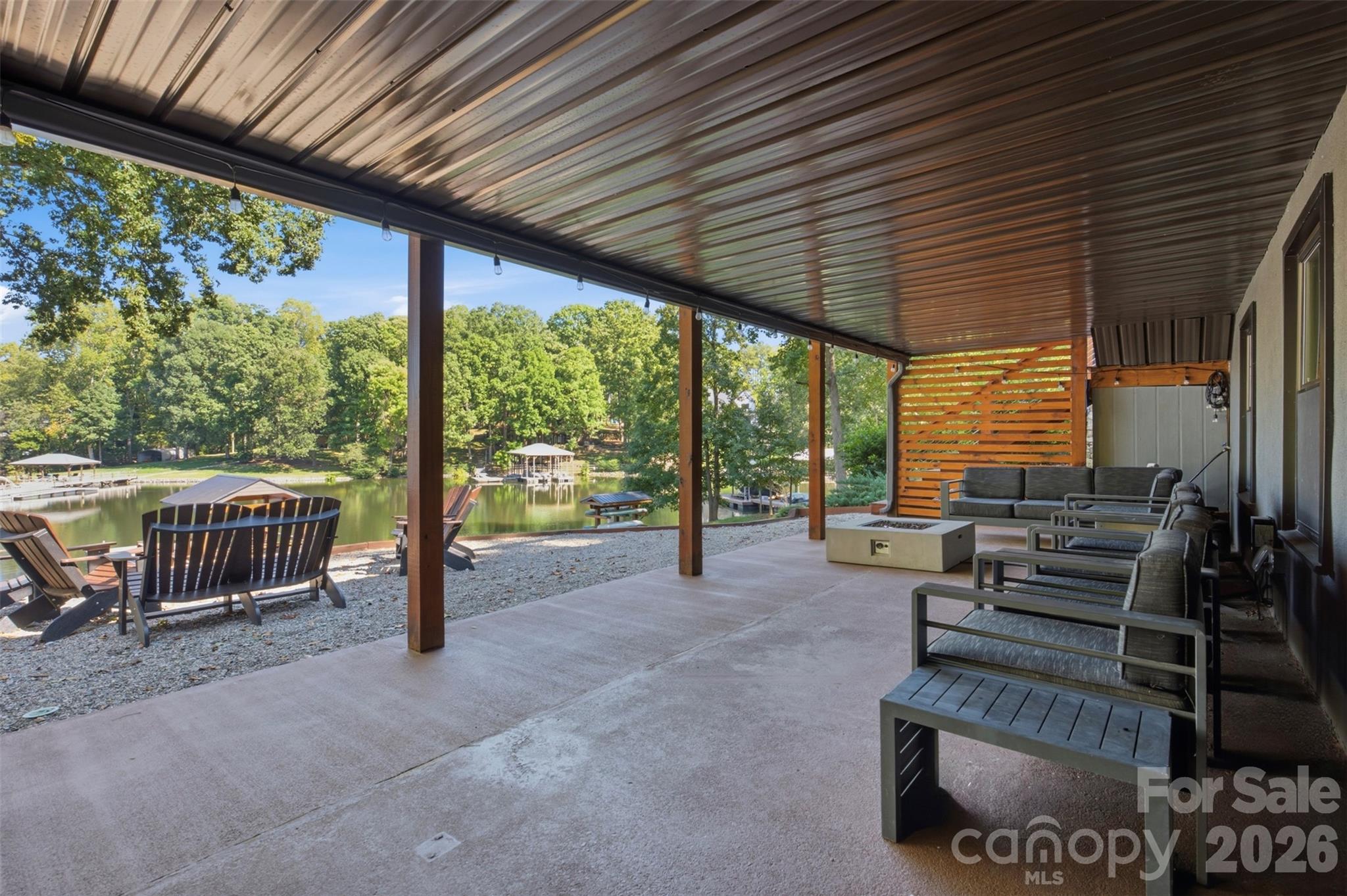 128 Wickford Lane Property Photo 22