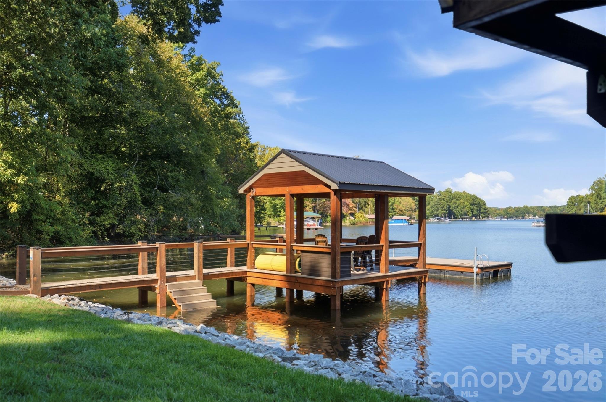 128 Wickford Lane Property Photo 24