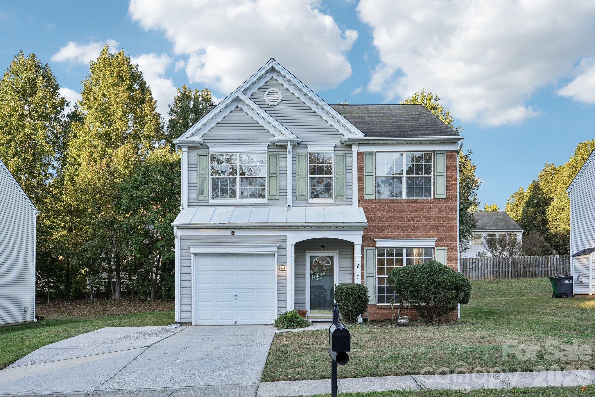 1217 Stourbridge Lion Drive Property Photo 2