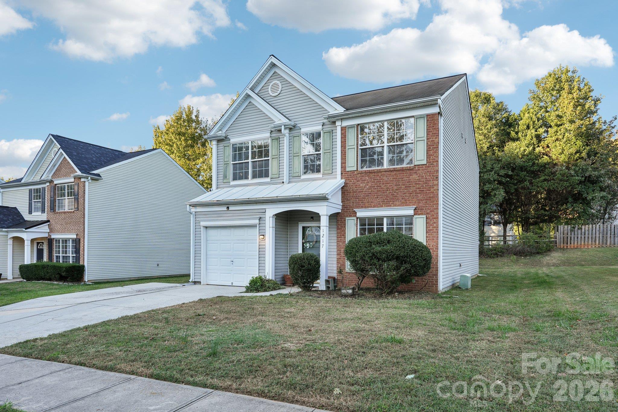 1217 Stourbridge Lion Drive Property Photo 3