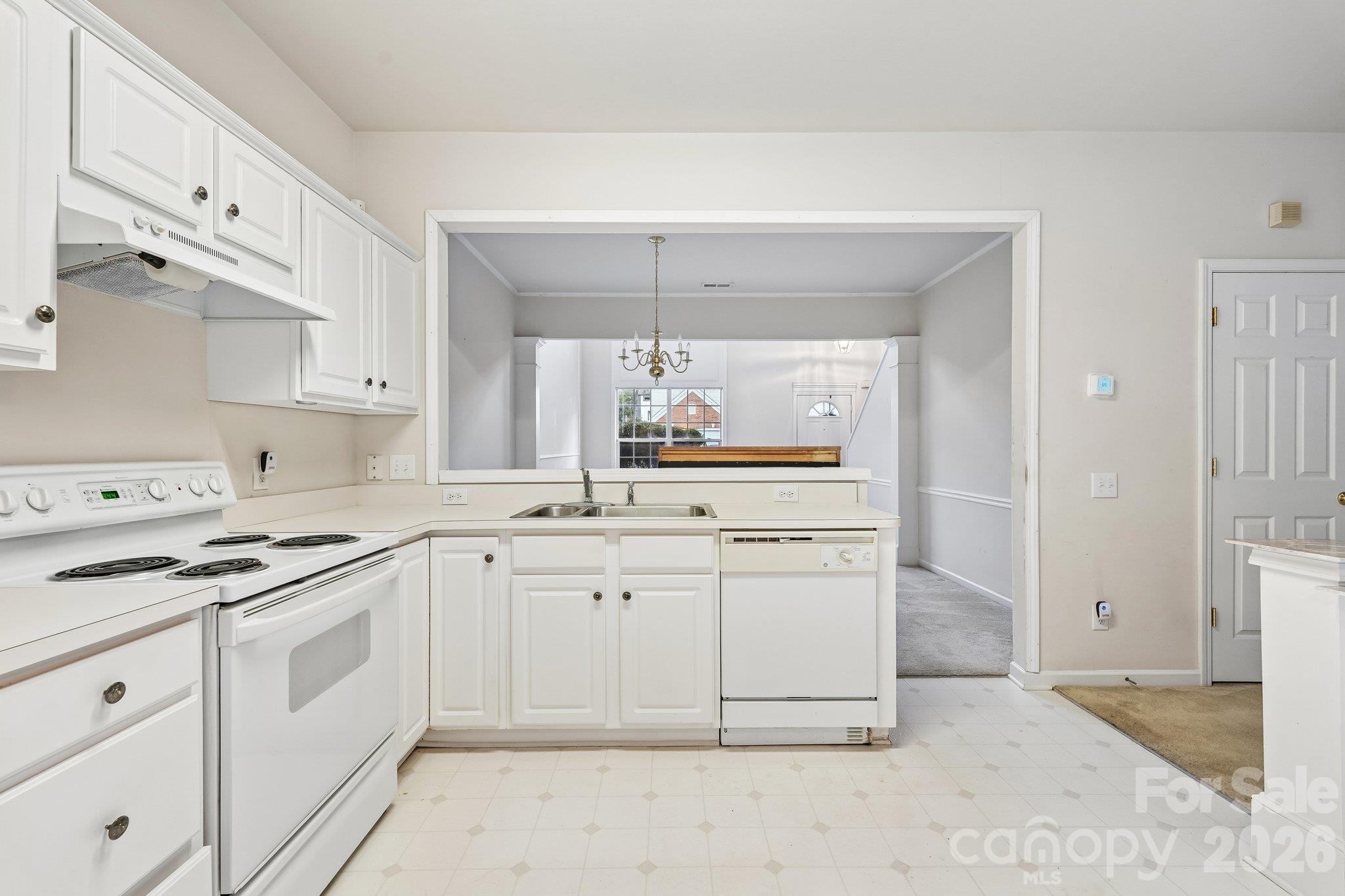 1217 Stourbridge Lion Drive Property Photo 16