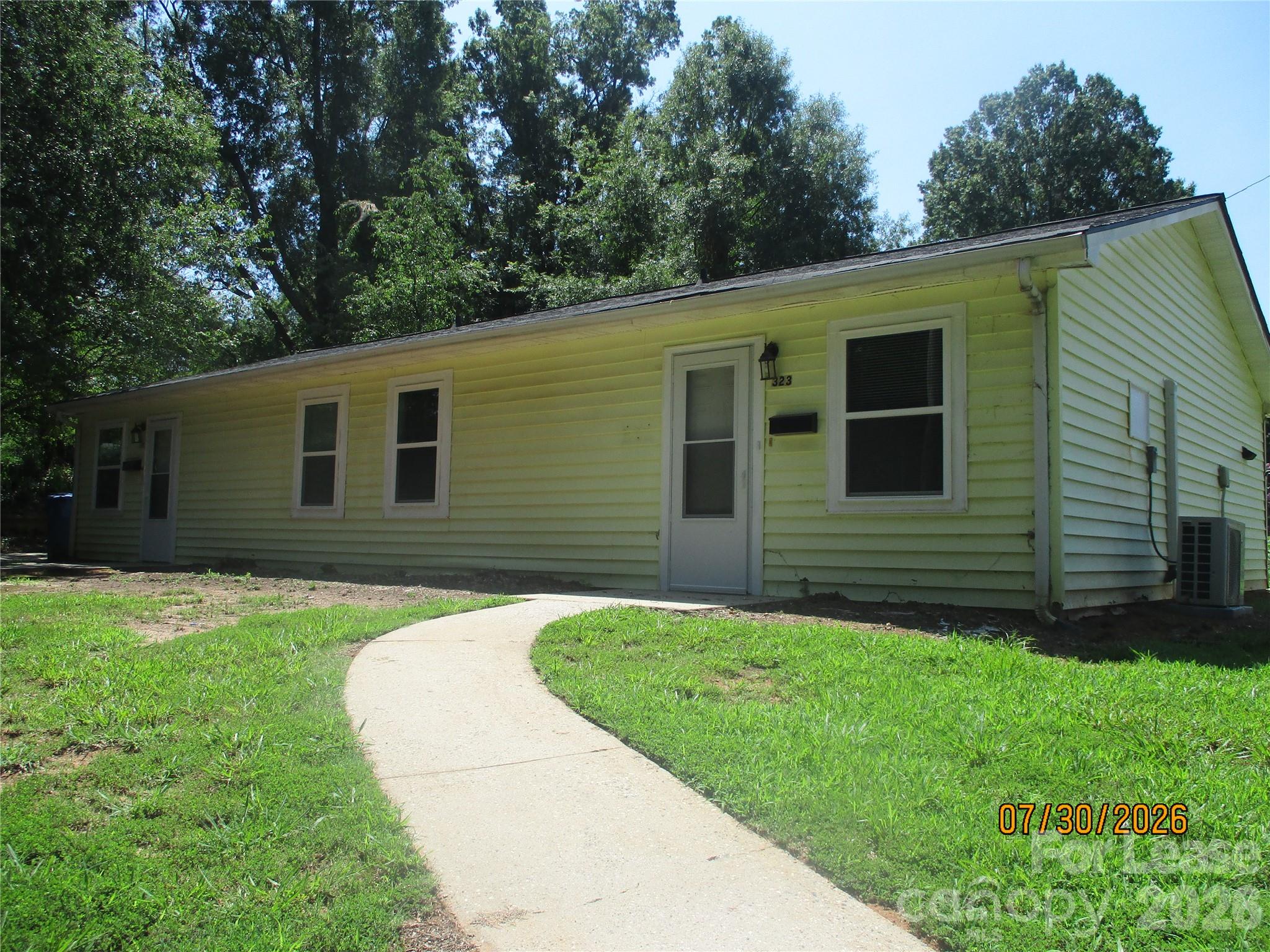 321 Oak Street Street Property Photo 1