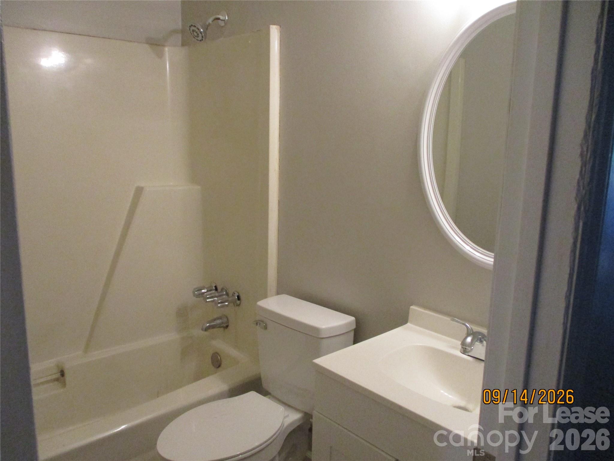 321 Oak Street Street Property Photo 3