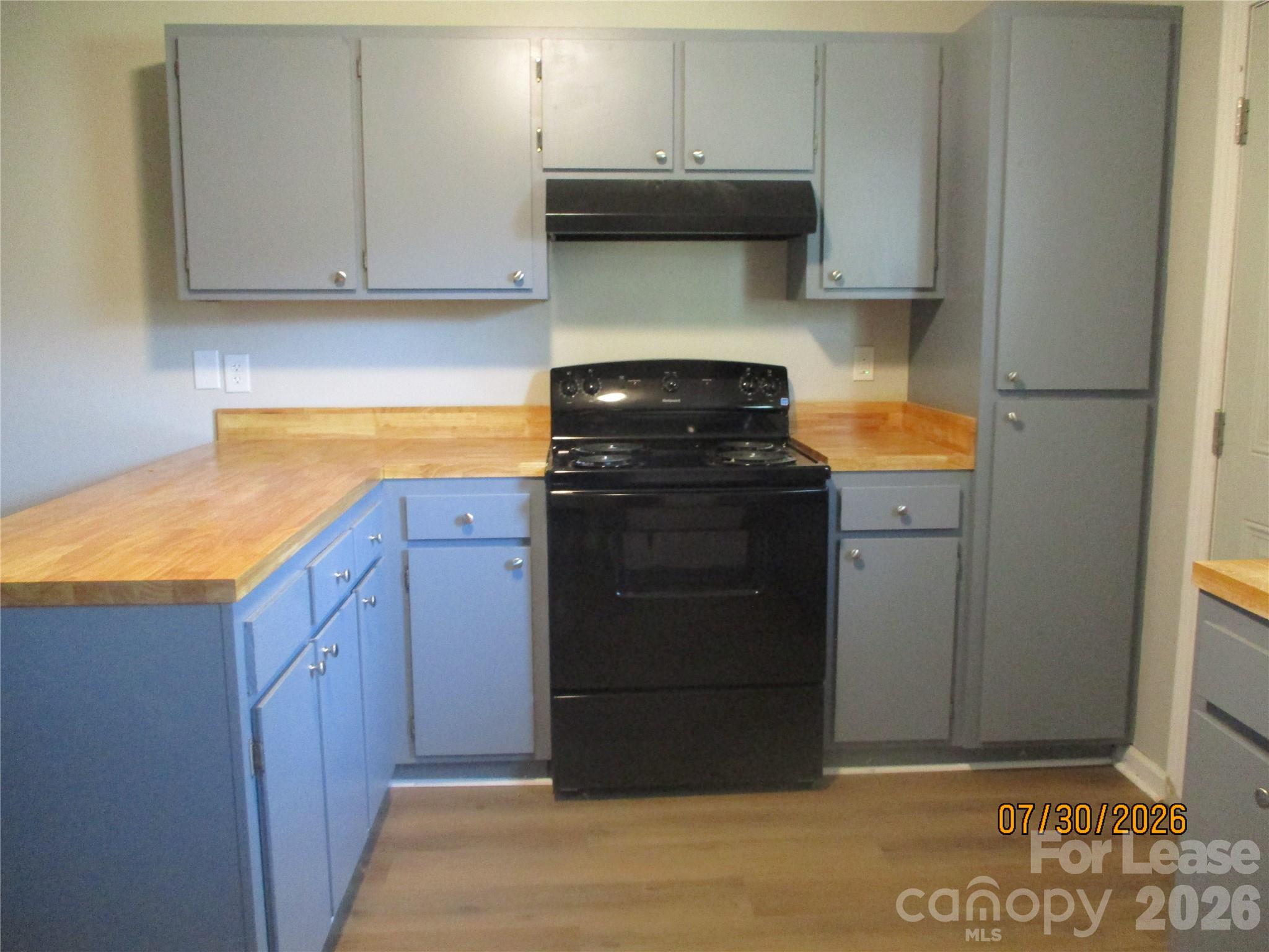 321 Oak Street Street Property Photo 7