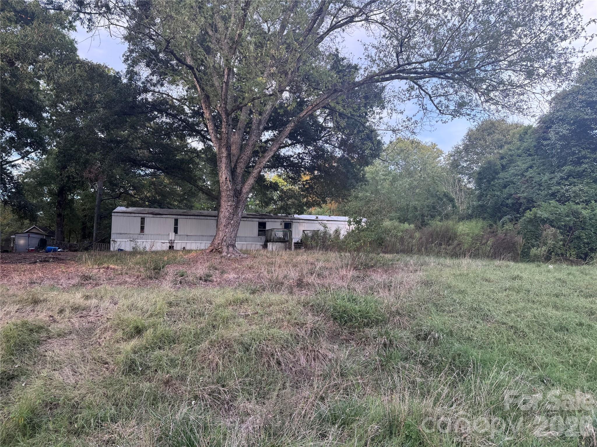 2835 Lesslie Dale Road Property Photo 1