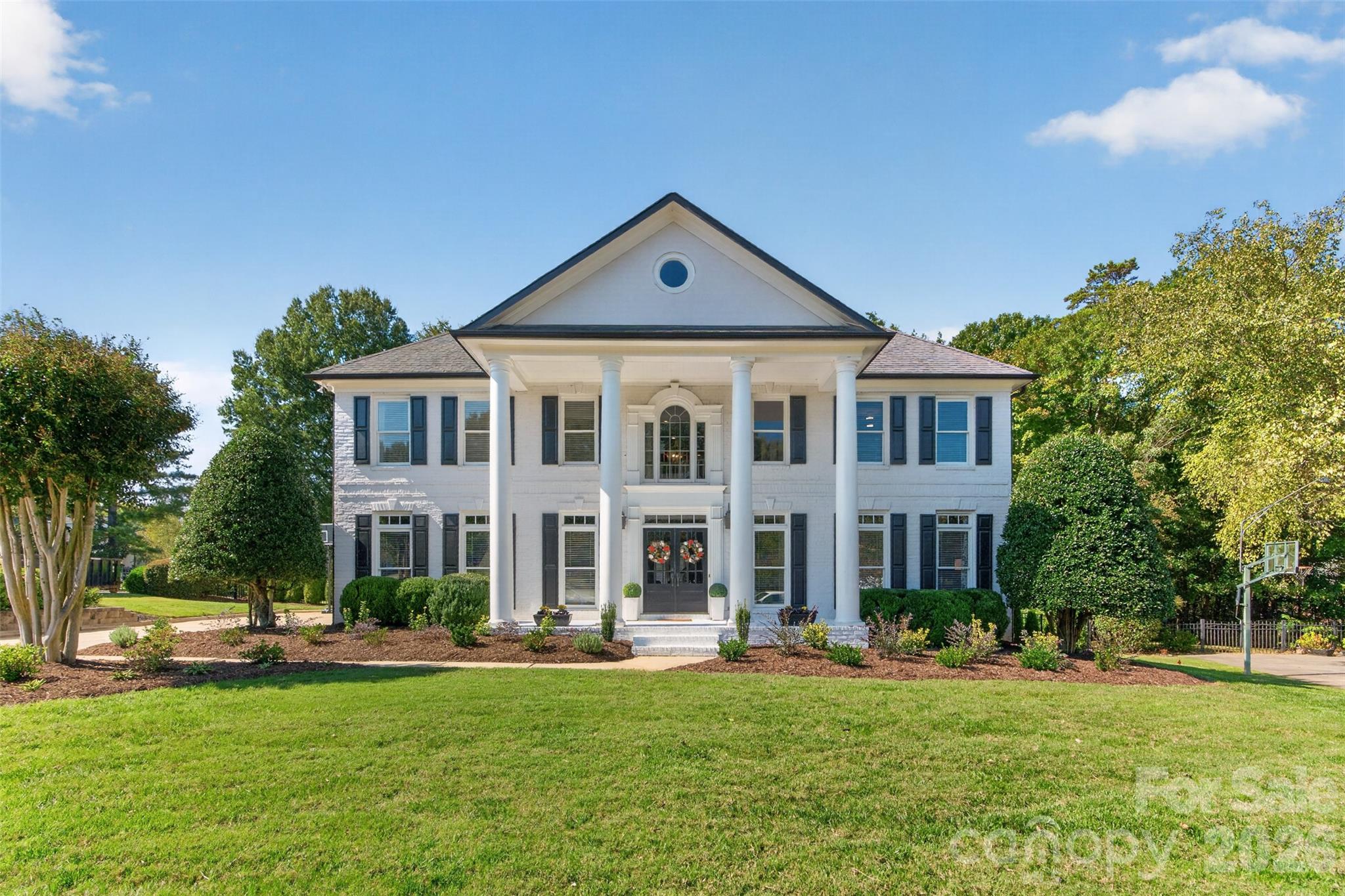 8634 Woodmere Crossing Drive Property Photo 1