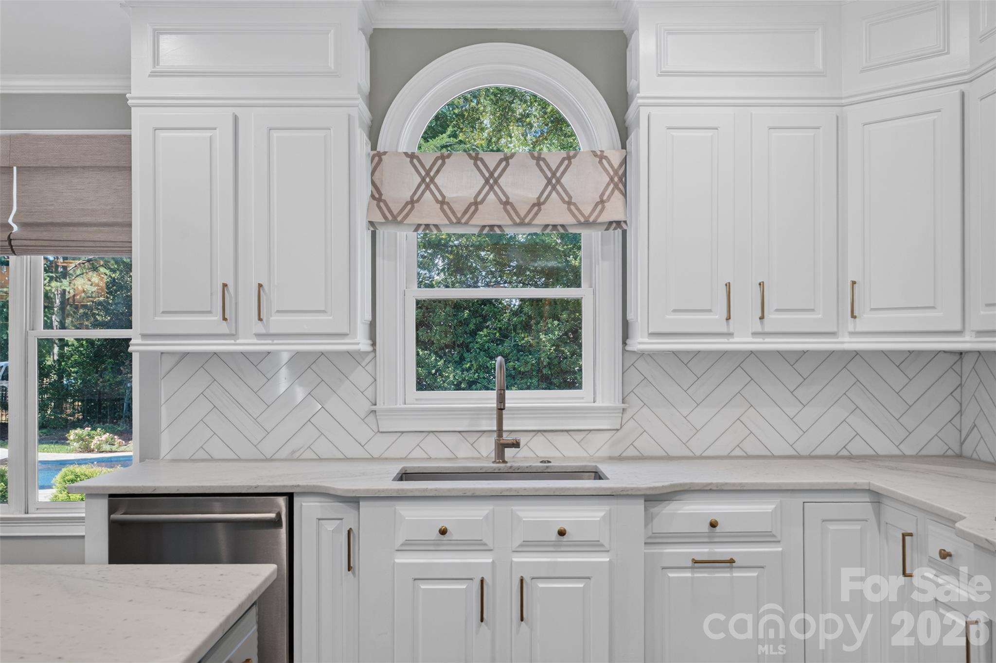 8634 Woodmere Crossing Lane Property Photo 13